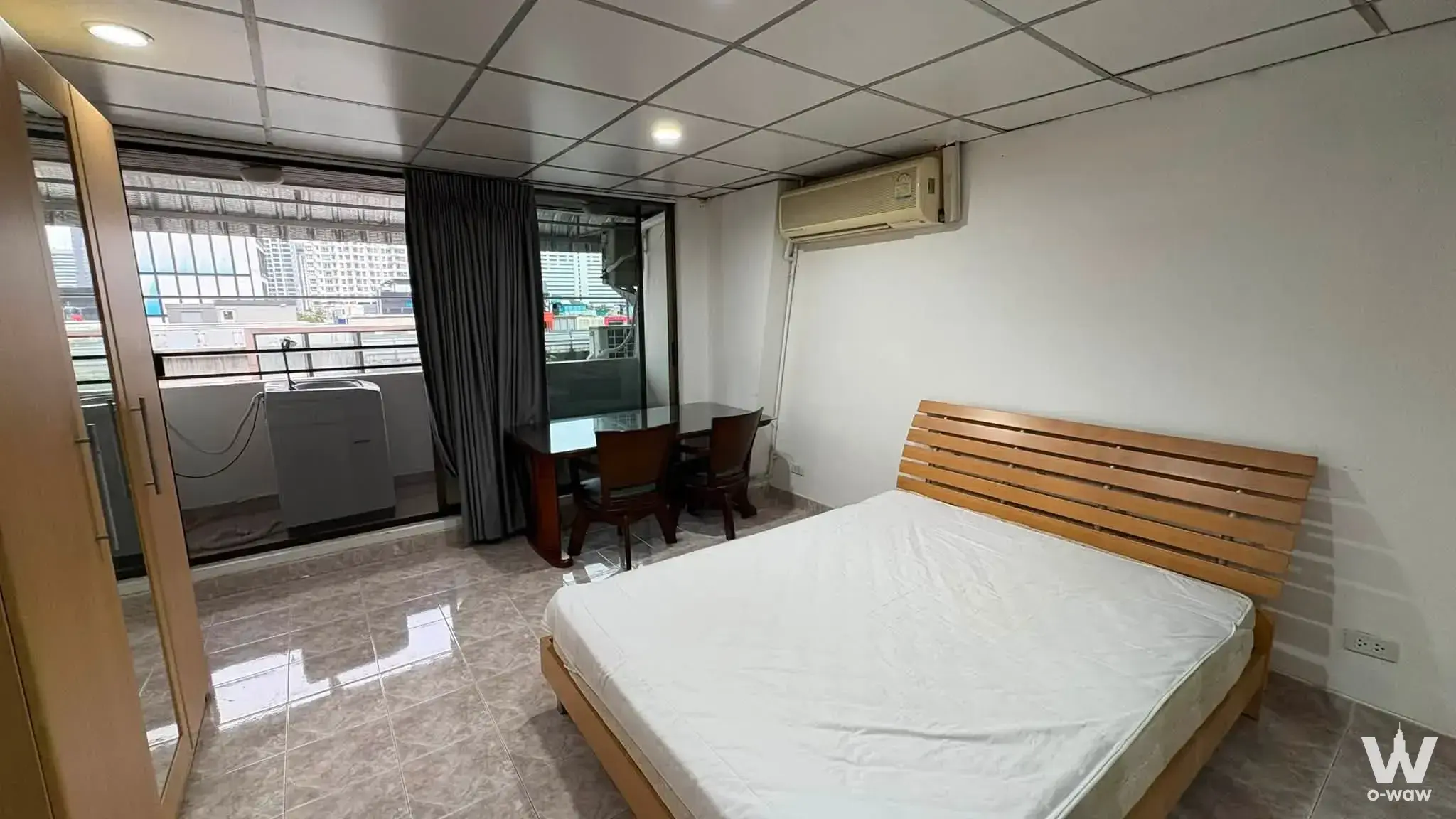 Condo with 1 bedroom for rent at Waterford Diamond Tower — photo 1 of 5