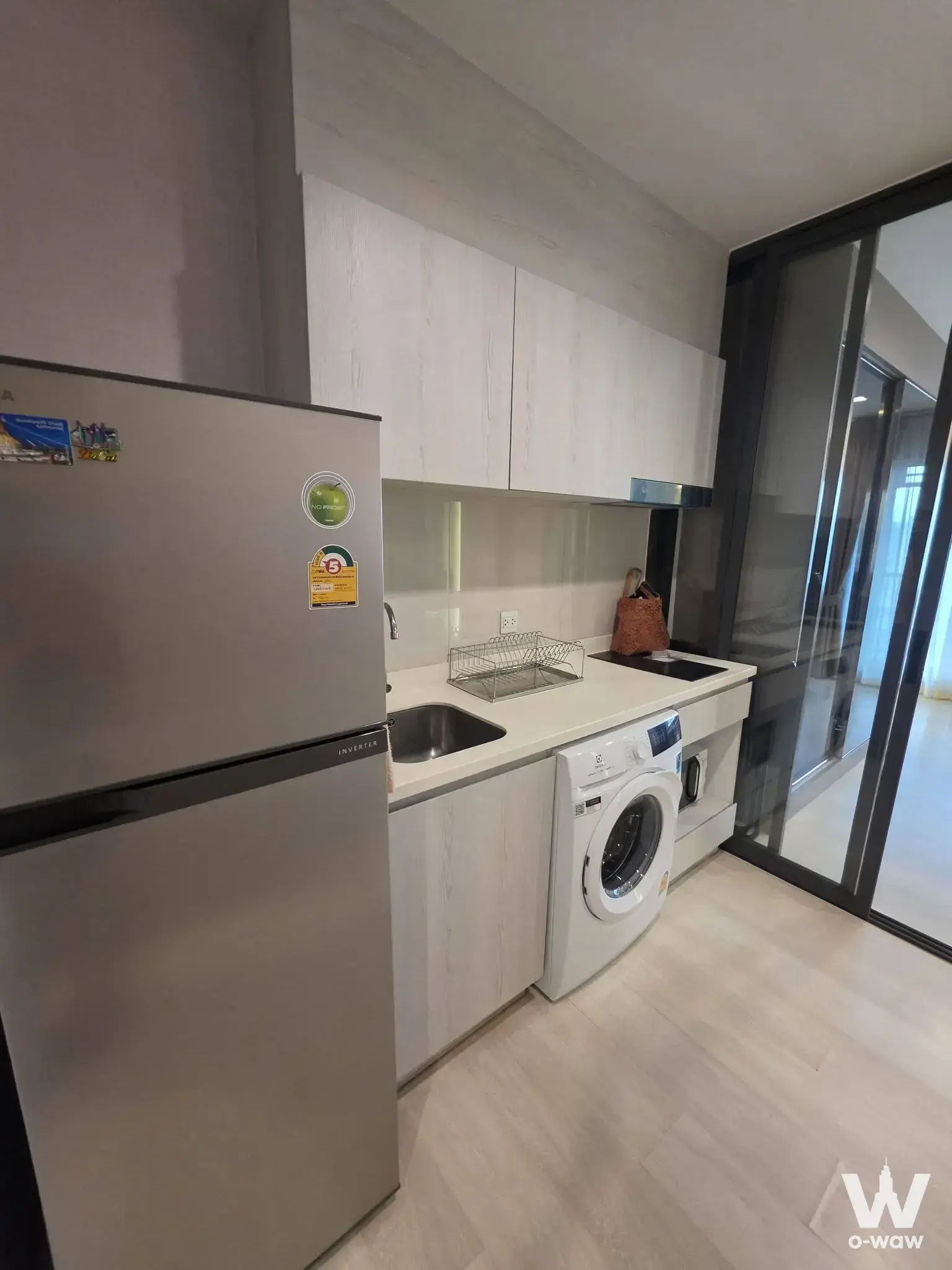 Condo with 1 bedroom for rent at Life One Wireless — photo 2 of 4