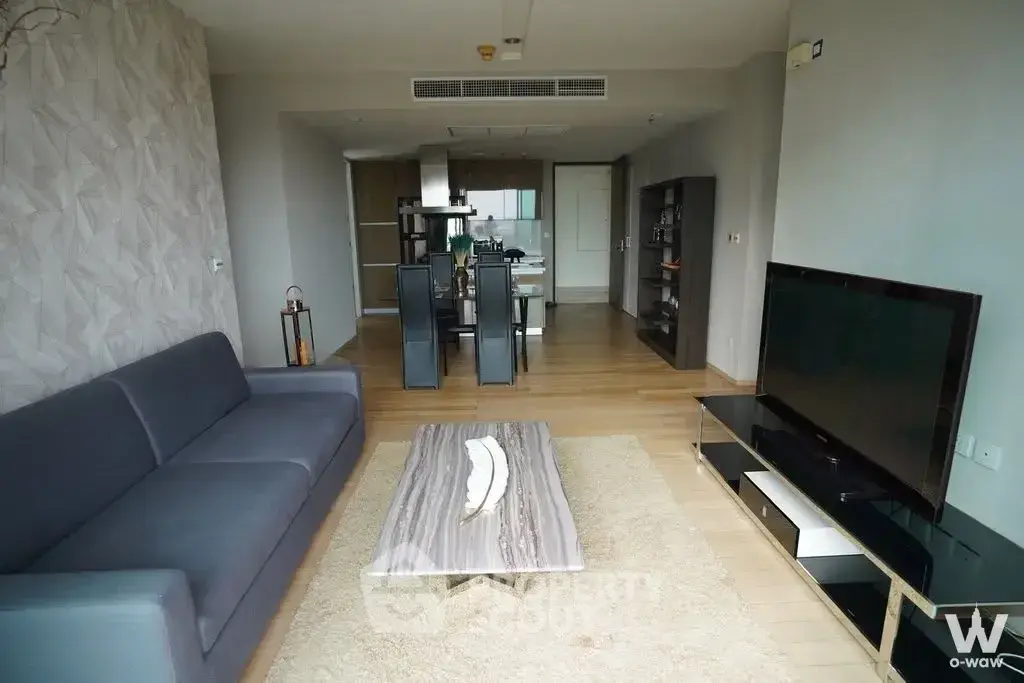Condo with 3 bedrooms for rent at Siri at Sukhumvit
