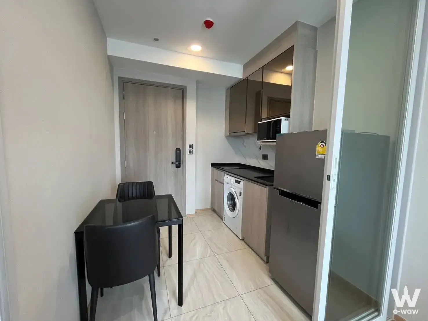 Condo with 1 bedroom for rent at Chewathai Residence Thong Lo — photo 1 of 4