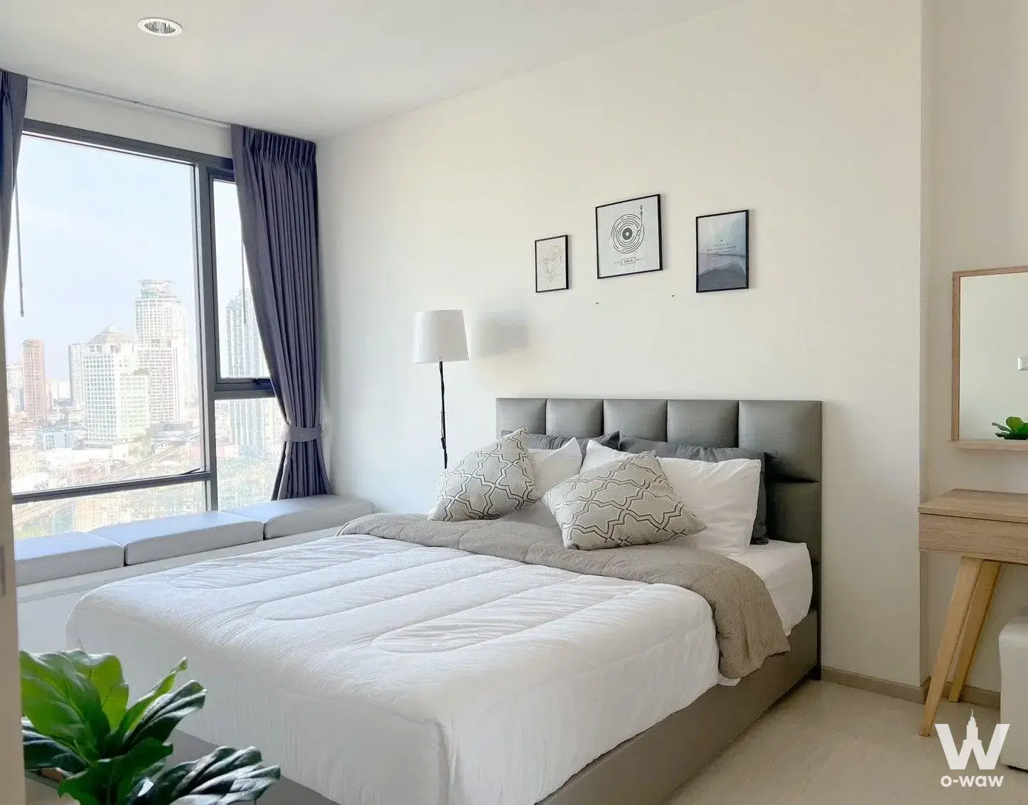 Sukhumvit 42, near BTS Ekkamai Station and Grateway Ekkamai
