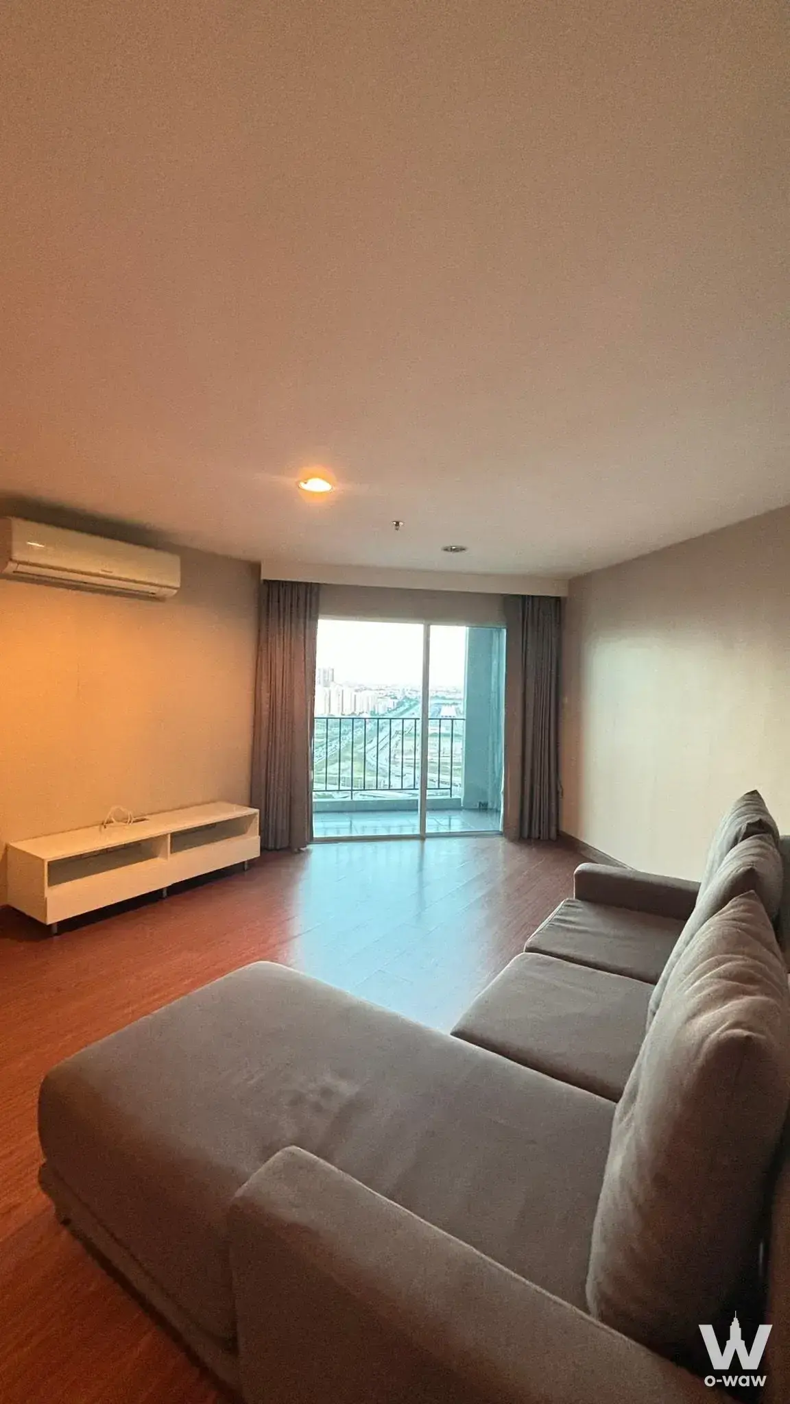 Condo with 2 bedrooms for sale at Belle Grand Rama 9 — photo 4 of 5
