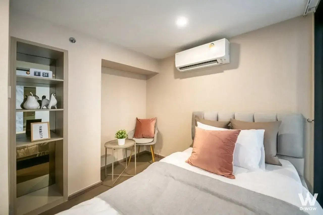 Condo with 2 bedrooms for rent at Park Origin Ratchathewi — photo 1 of 5