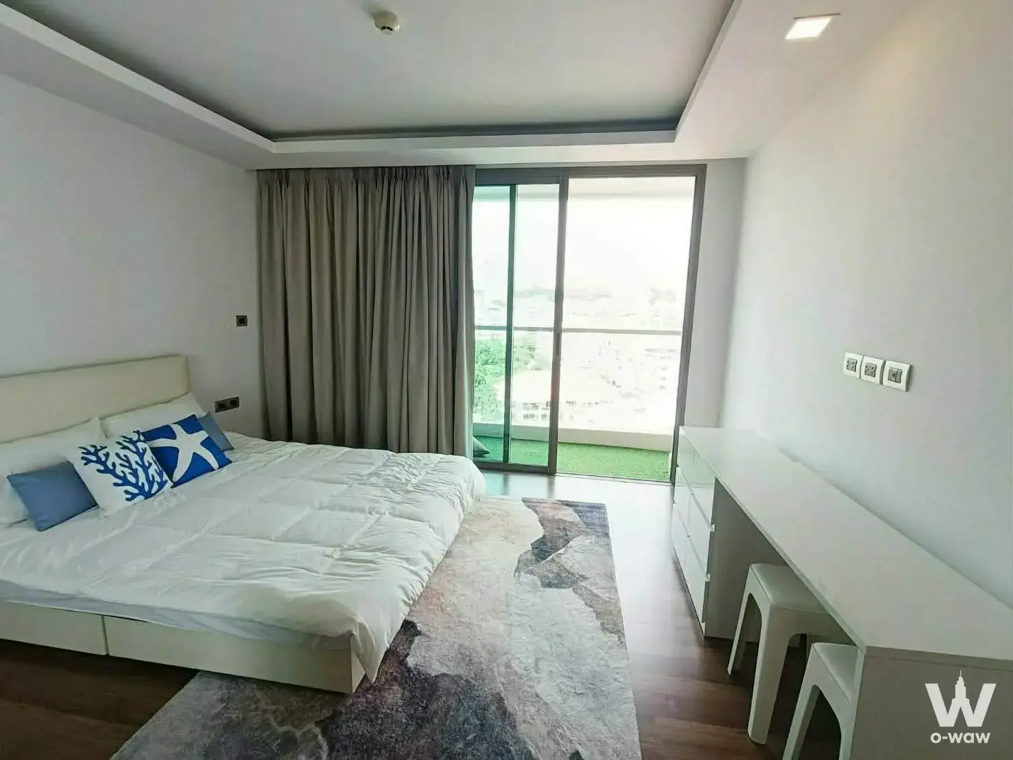 Condo with 1 bedroom for rent at The Peak Towers — photo 1 of 4