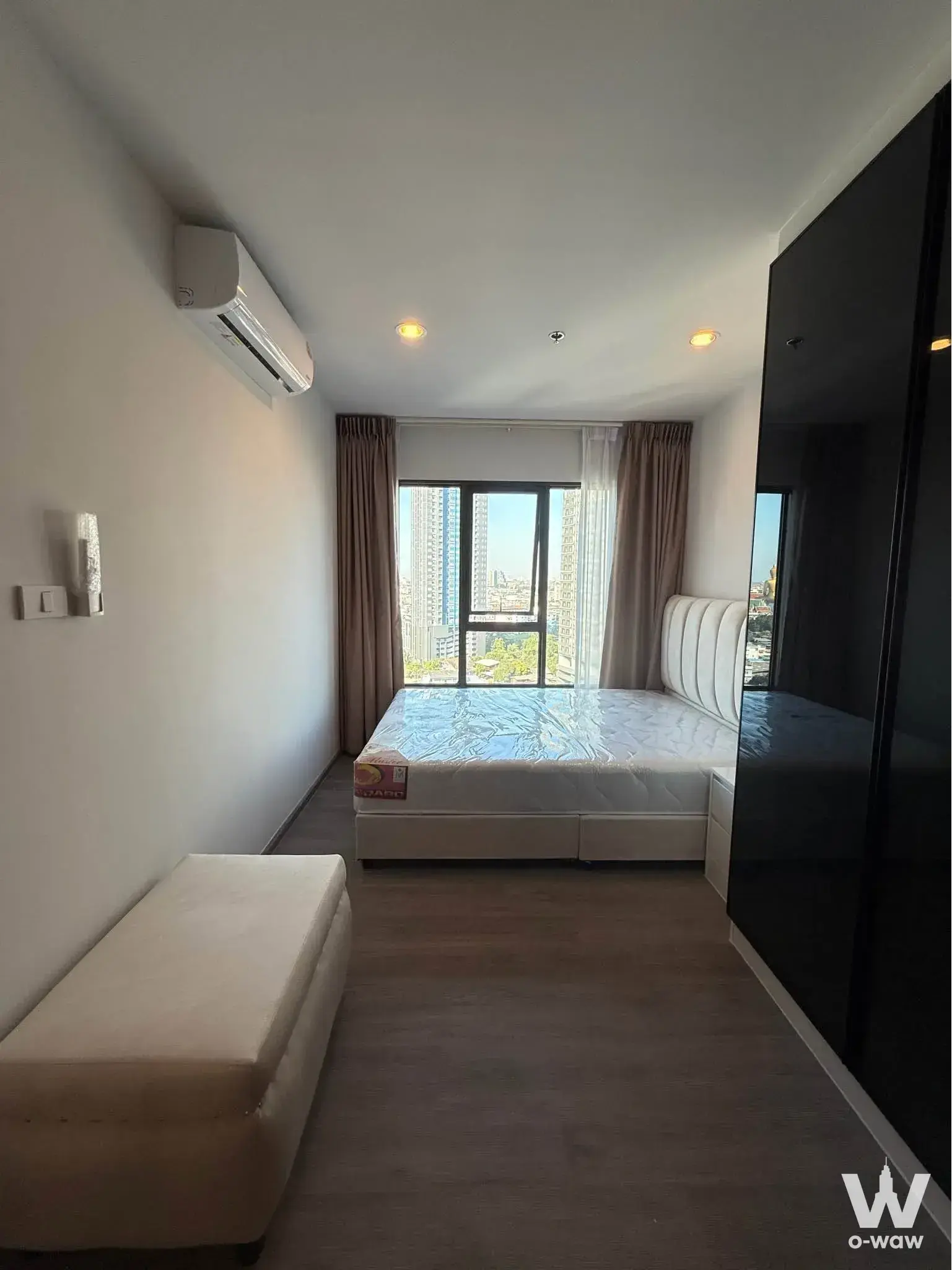 Condo with 1 bedroom for rent at Regent Home Wutthakat — photo 2 of 4