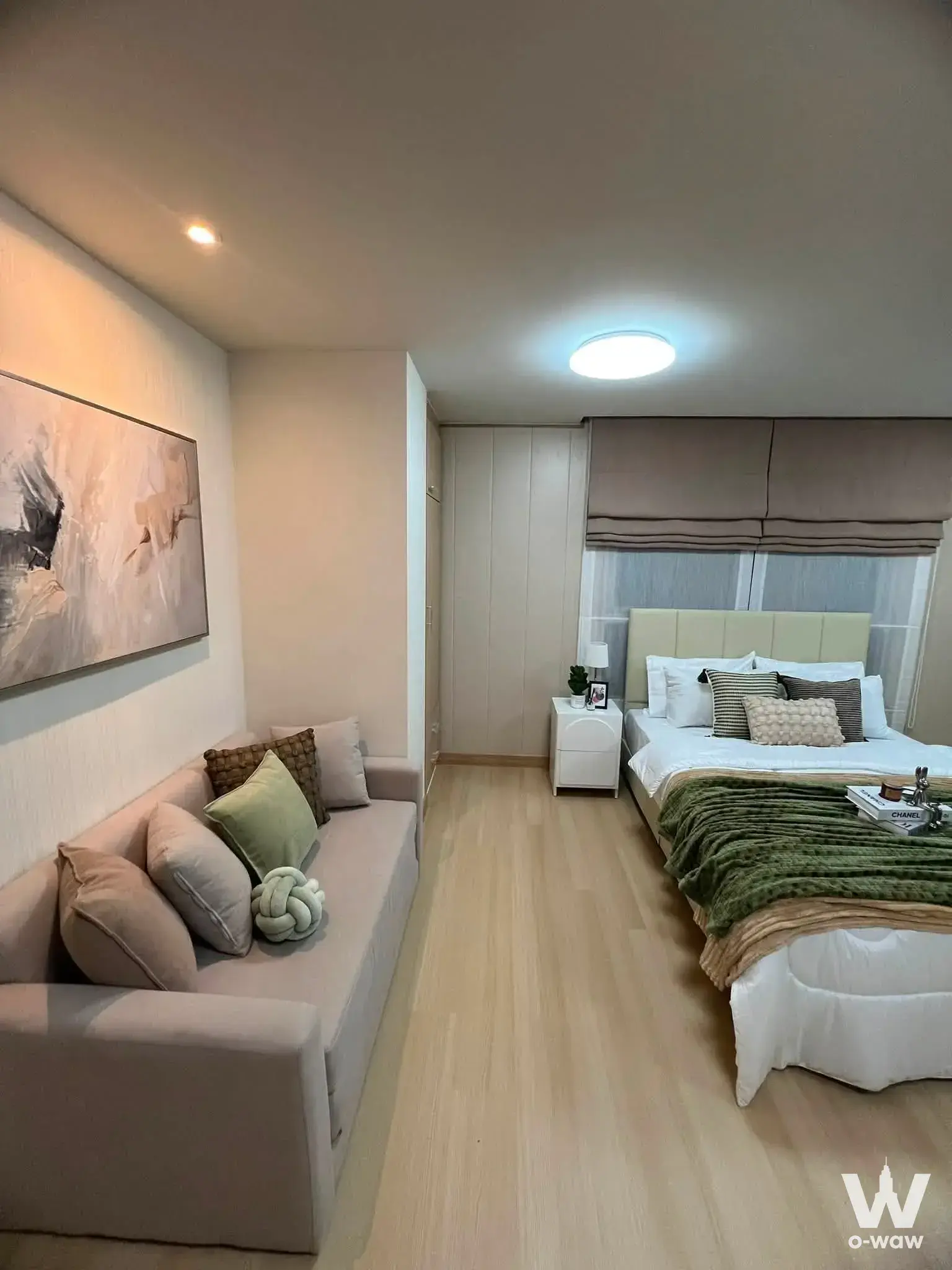 Near MRT Huai Khwang / Suthisawar, 5-10 minutes away