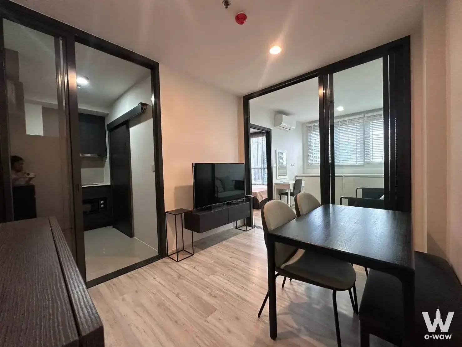 Condo with 1 bedroom for rent at XT HUAIKHWANG — photo 2 of 5
