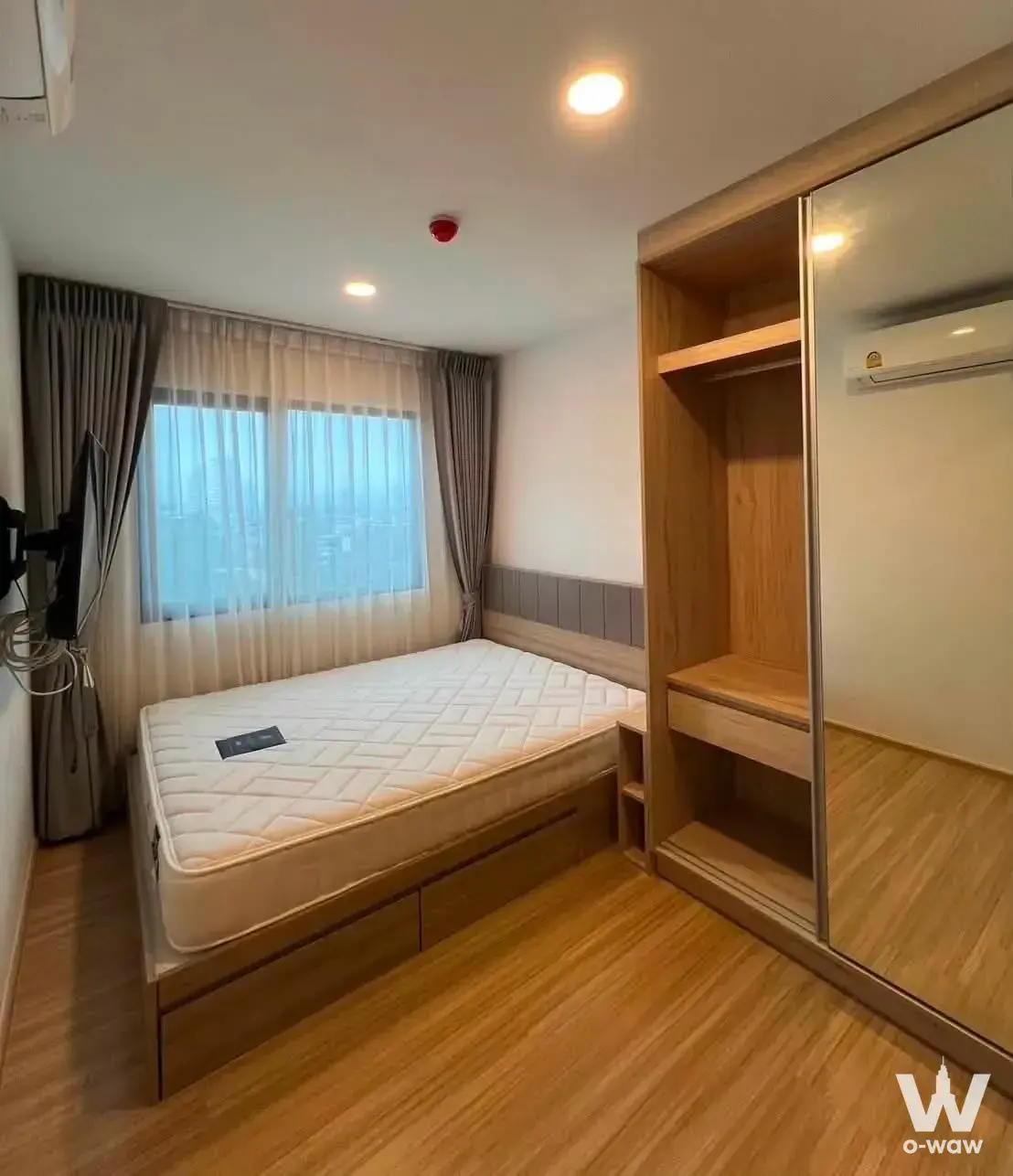 Commercial with 1 bedroom for rent at Chewathai Hallmark Ladprao - Chokchai 4 Phase 1 — photo 1 of 5