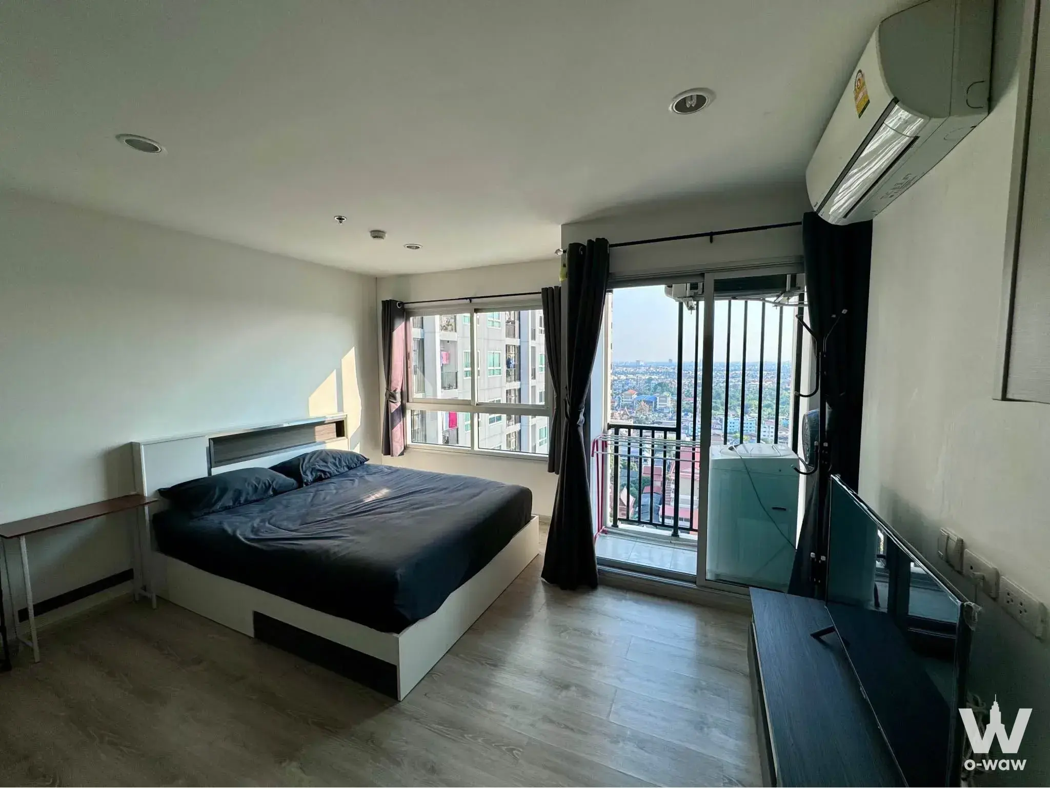Condo with 1 bedroom for rent at Chewathai Phetkasem 27 — photo 2 of 5