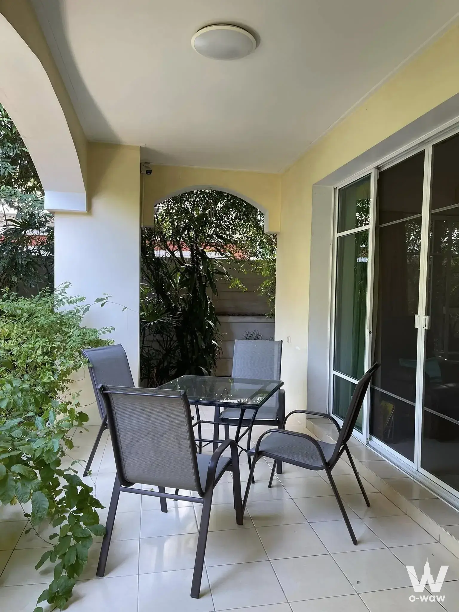 Townhouse with 4 bedrooms for sale at Soi Mu Ban Ban Klang Krung Office Park — photo 4 of 5