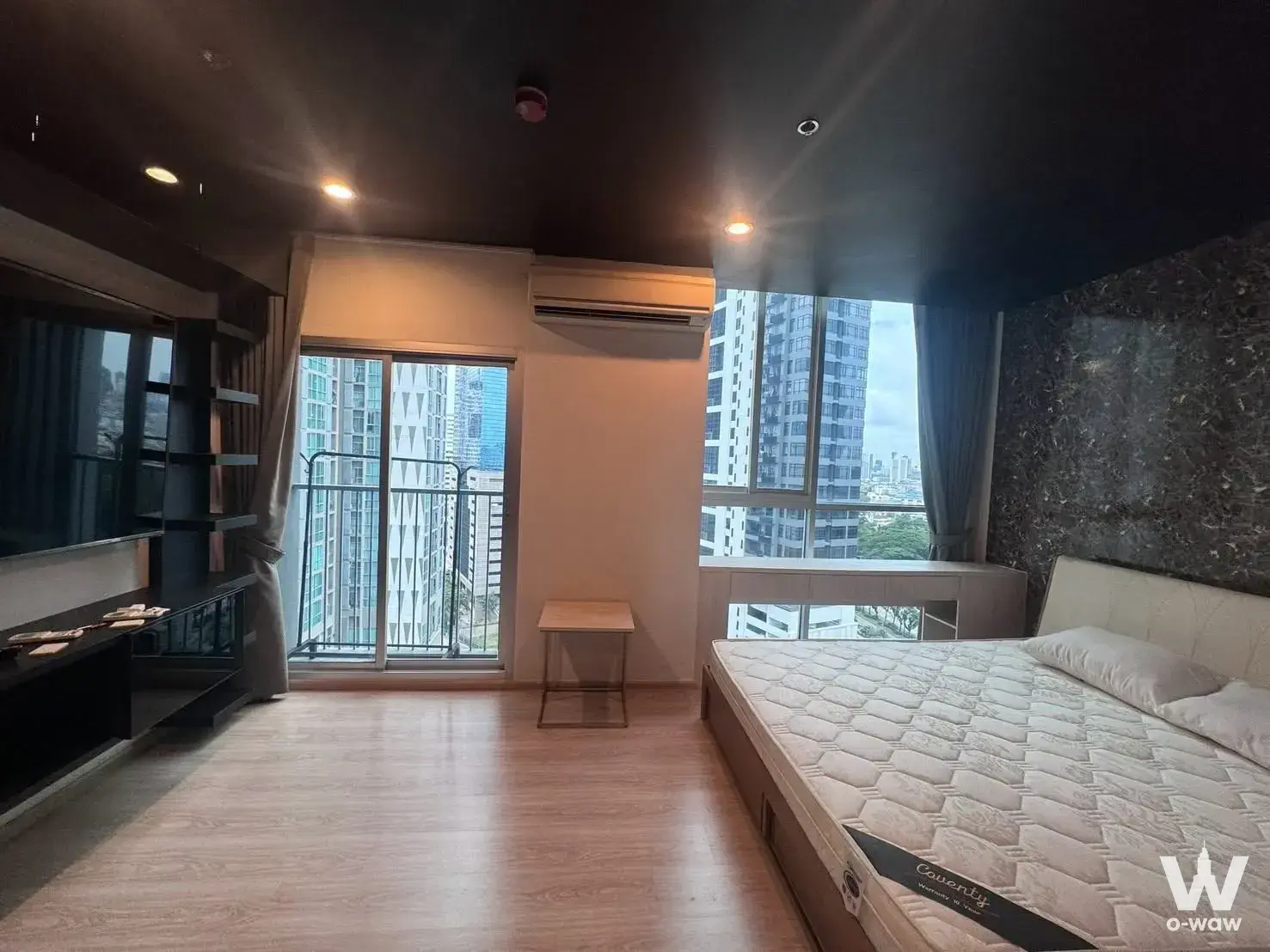 Condo with 2 bedrooms for rent at Noble Revolve Ratchada 1 — photo 3 of 5