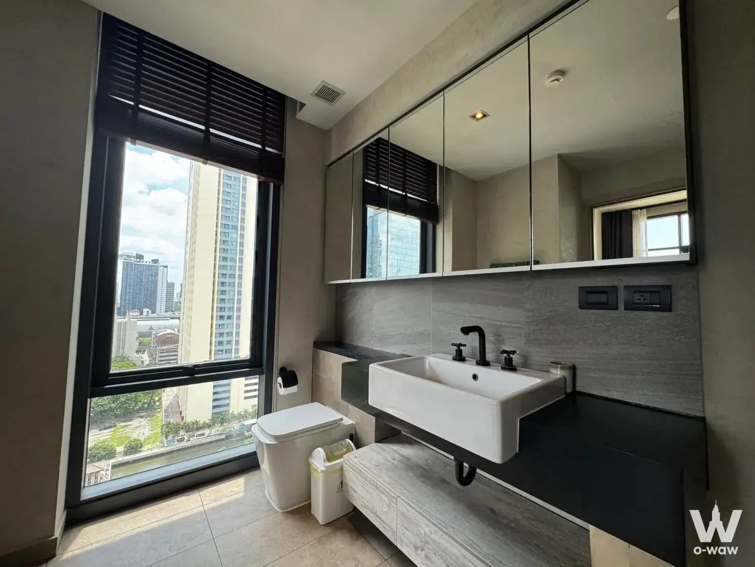 Condo with 2 bedrooms for rent at The Lofts Asoke — photo 3 of 5