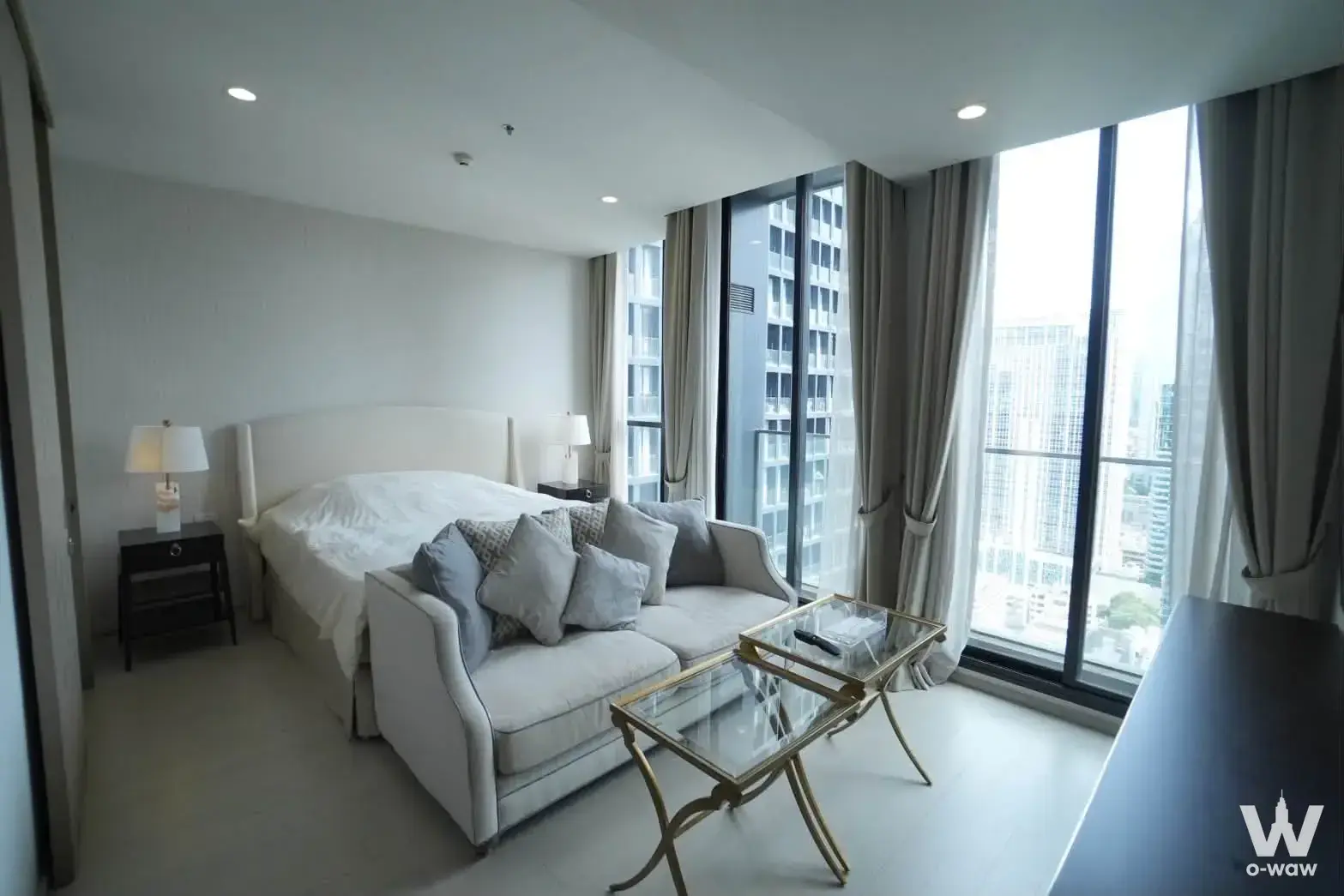 Condo with 1 bedroom for rent at Noble Ploenchit — photo 1 of 5