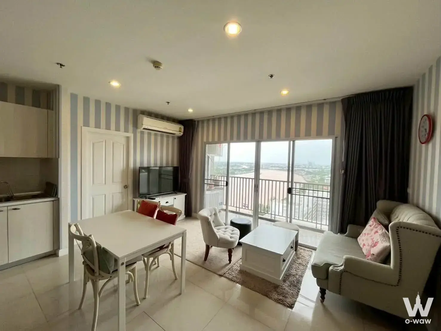 Condo with 2 bedrooms for rent at Manor Sanambinnam — photo 2 of 4