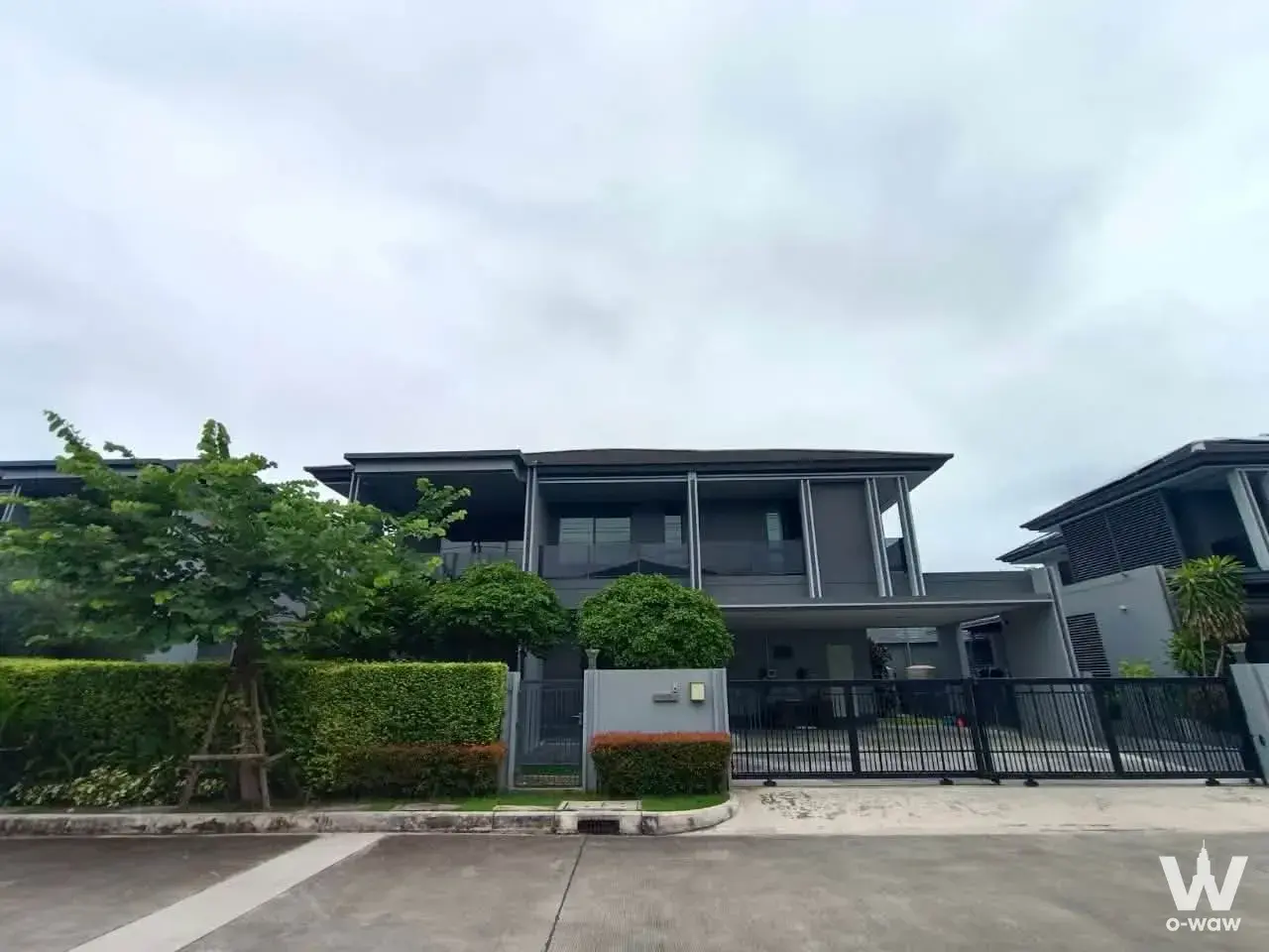 Near clubhouse, 12-meter front road, South-facing