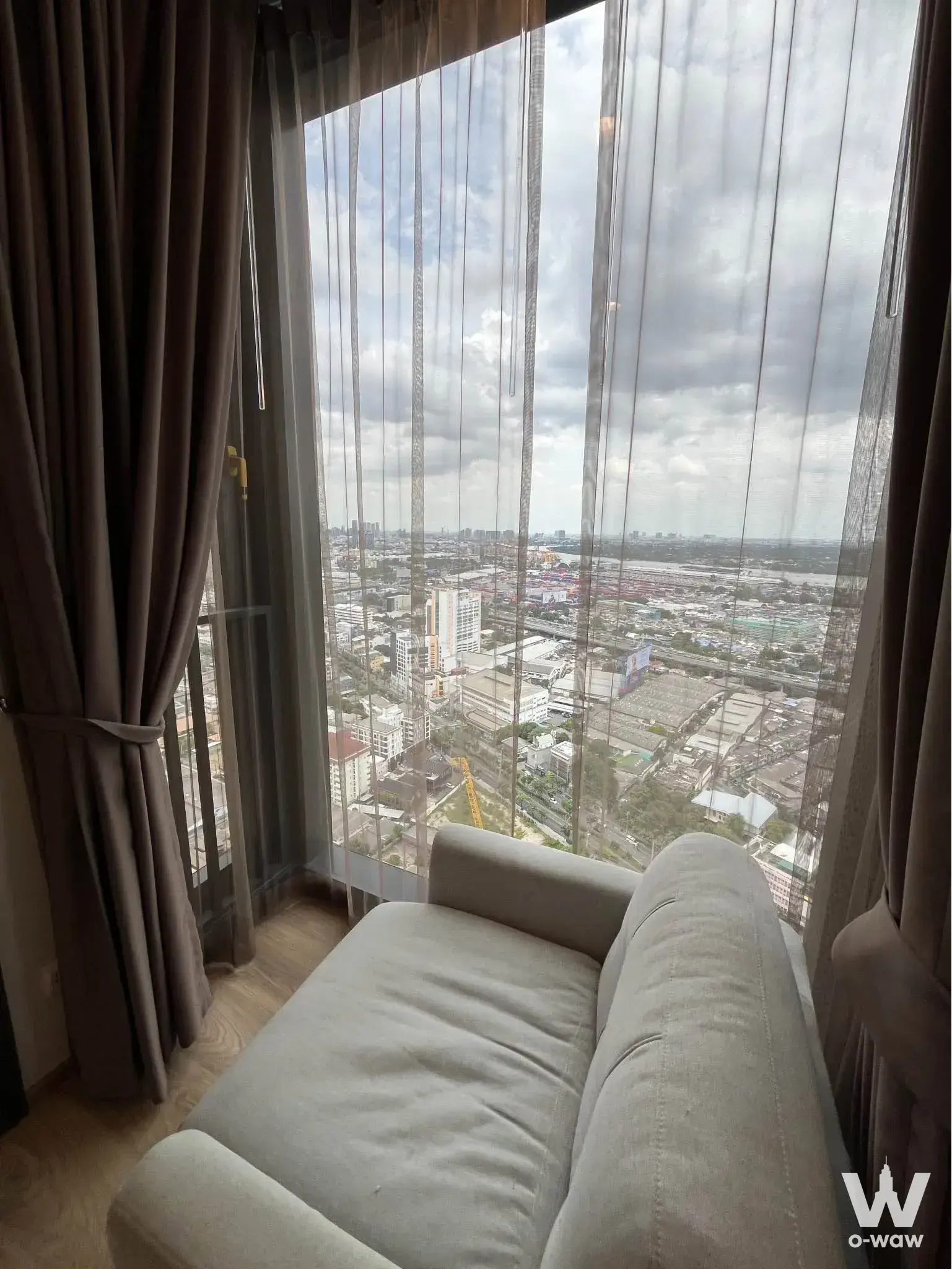 Condo with 1 bedroom for rent at Oka Haus — photo 4 of 5