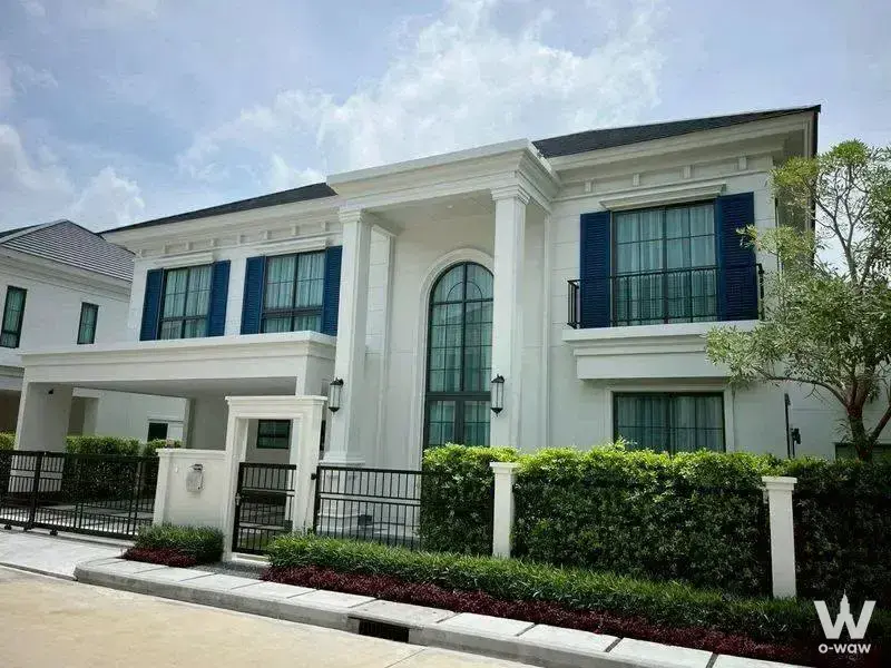 Bangna KM.10, near Burapha Expressway, Suvarnabhumi Airport, Mega Bangna, Central Village, Design Village, Verso International School, Berkeley International School, Samitivej Srinakarin Hospital, Princ Suvarnabhumi Hospital, Windmill Golf Course, Green Valley Golf Course, Thana City Golf Course