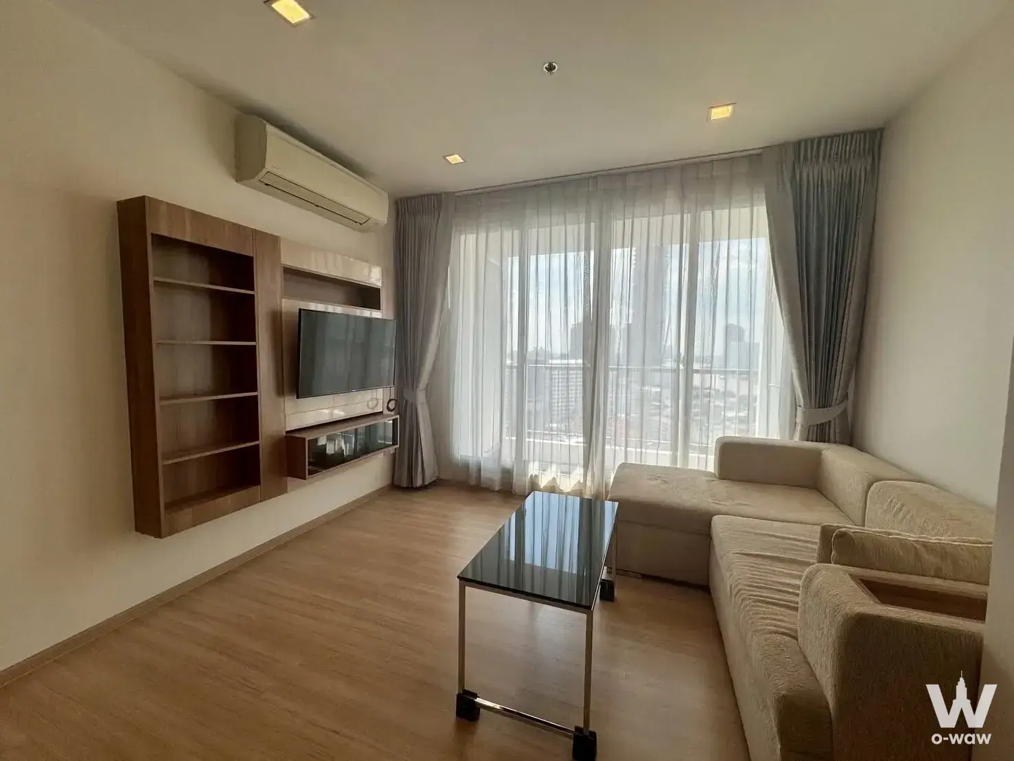 Condo with 2 bedrooms for rent at RHYTHM Sathorn — photo 3 of 4