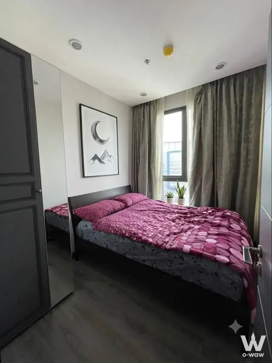 Near MRT Sirindhorn, Suan Dusit University, and St. Gabriel Vachira Hospital