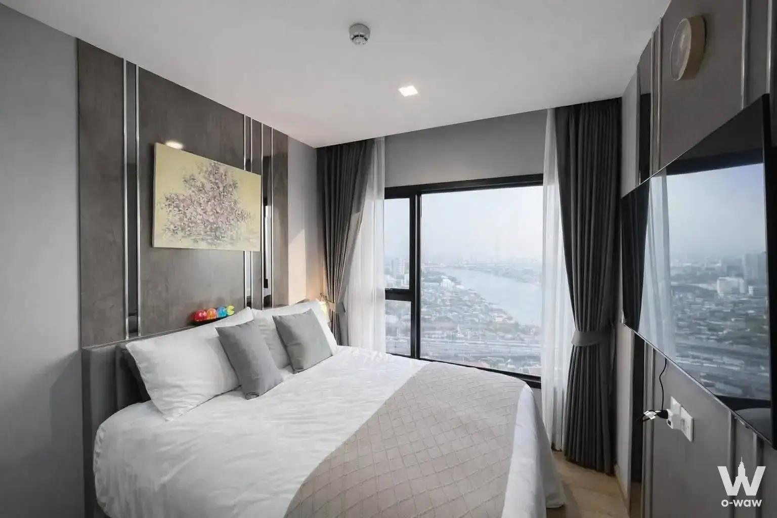 Nonthaburi, near MRT, with views of the Chao Phraya River and city