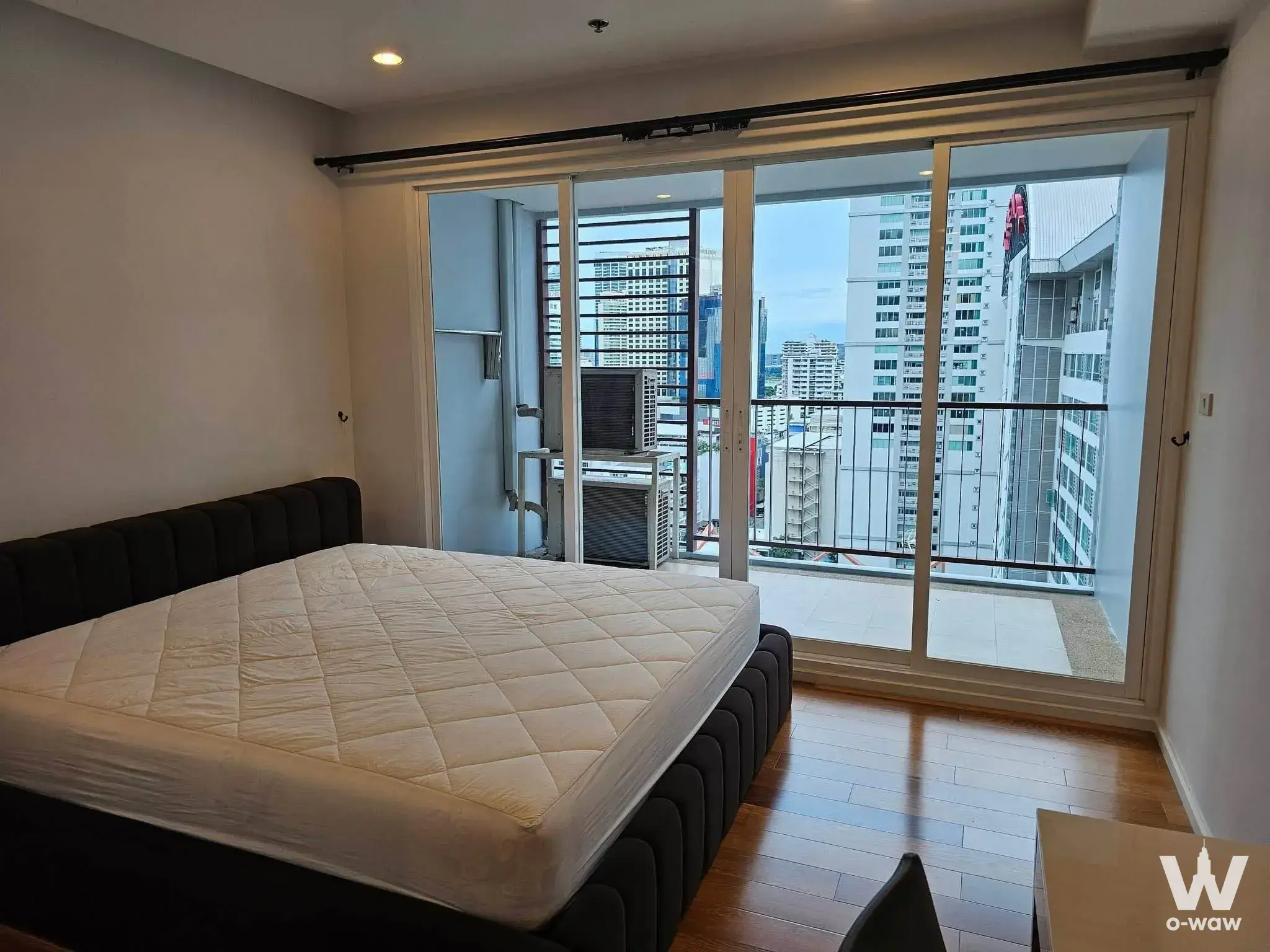 Condo with 1 bedroom for rent at 15 Sukhumvit Residences — photo 2 of 5