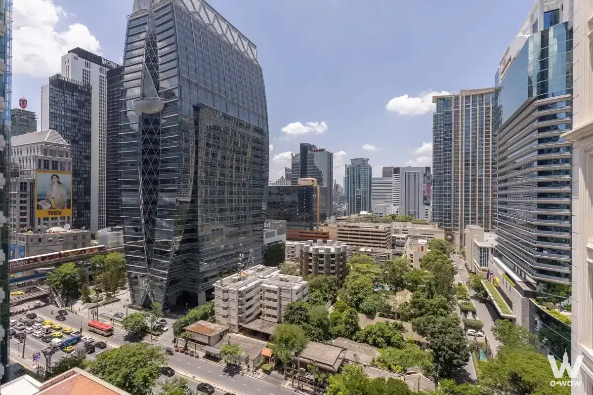 Condo with 3 bedrooms for sale at 98 Wireless — photo 2 of 5