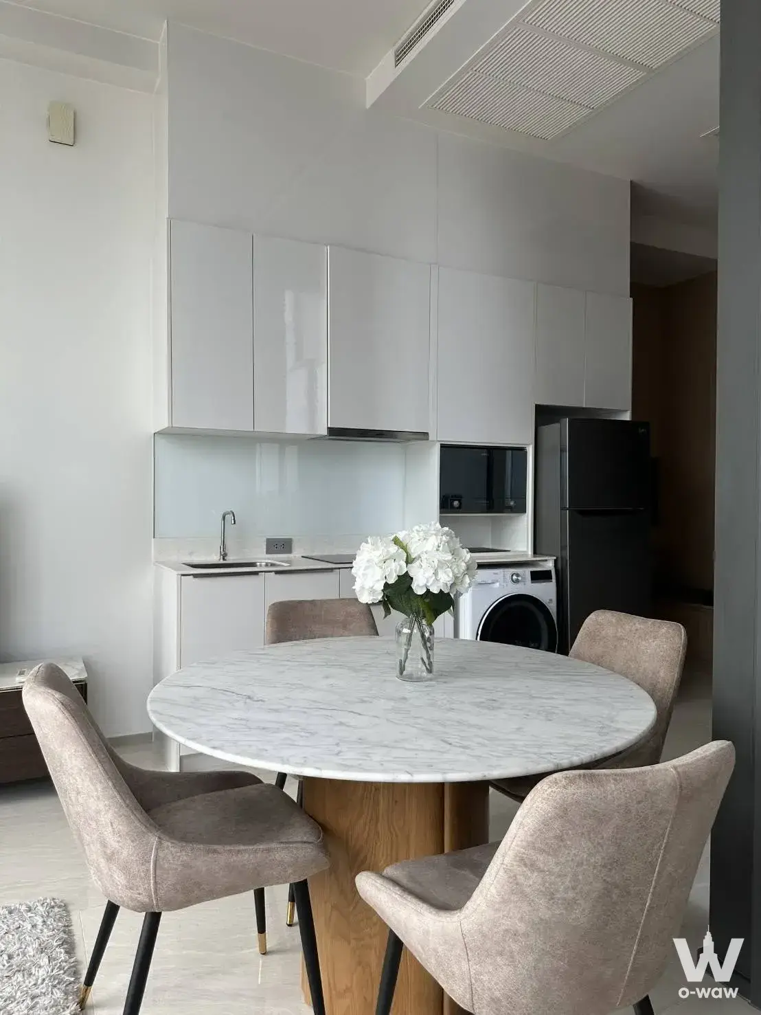 Condo with 2 bedrooms for rent at Ashton Silom — photo 4 of 5