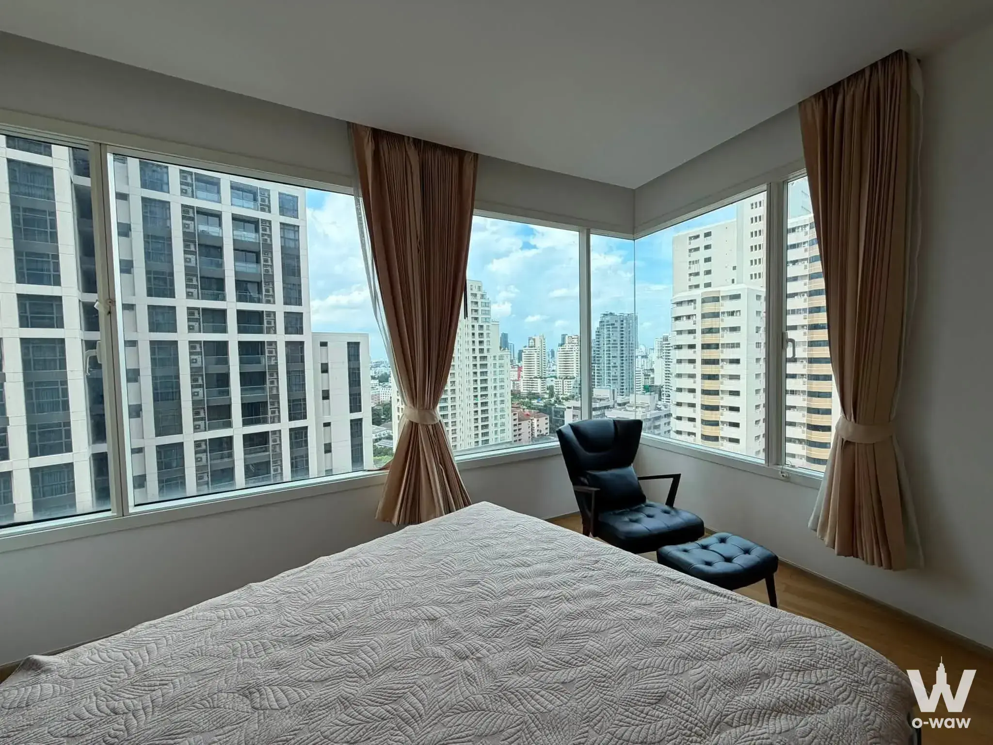 Condo with 2 bedrooms for rent at 39 by Sansiri — photo 3 of 5