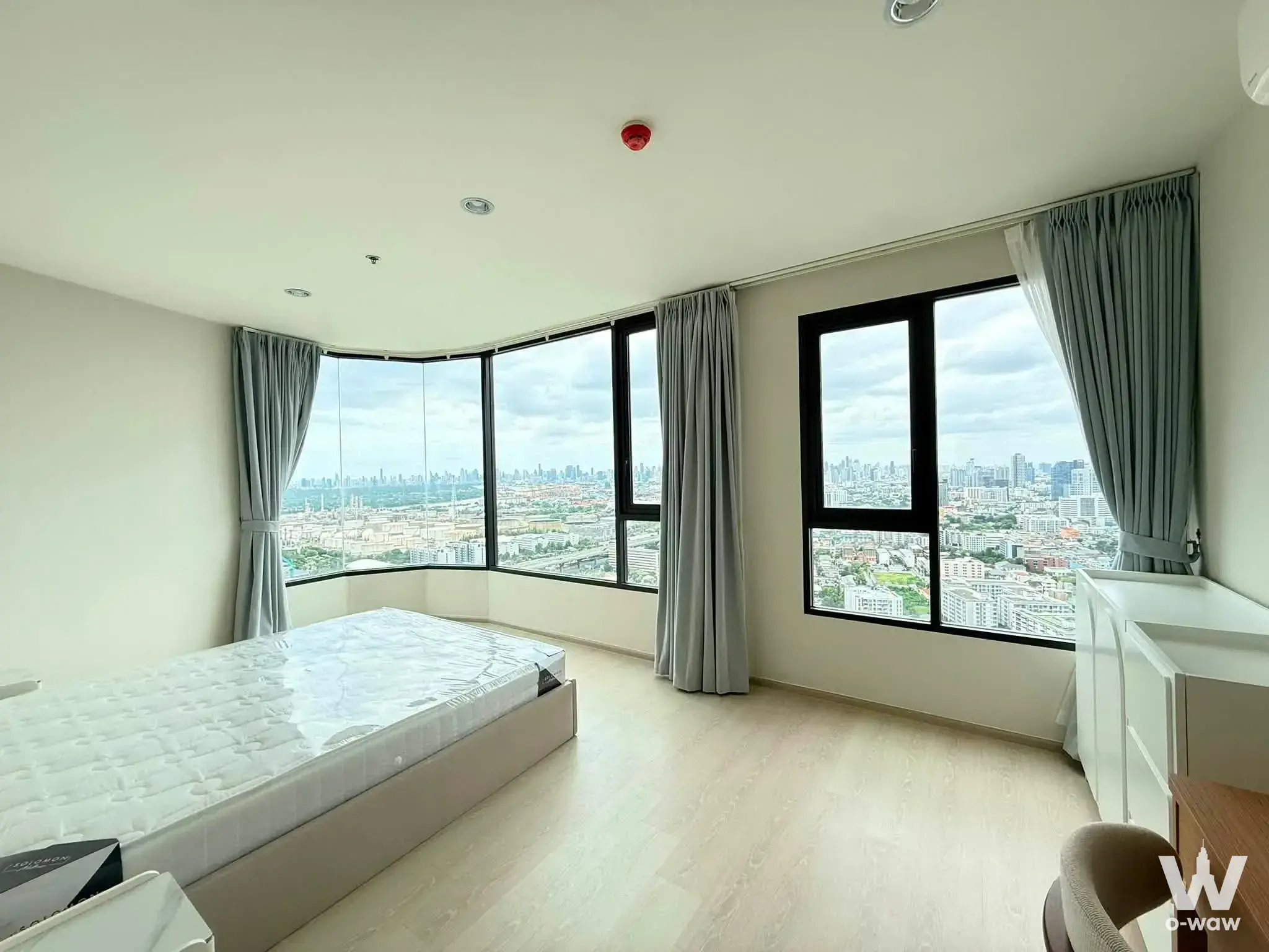 Condo with 3 bedrooms for rent at Skyrise Avenue Sukhumvit 64 — photo 1 of 5