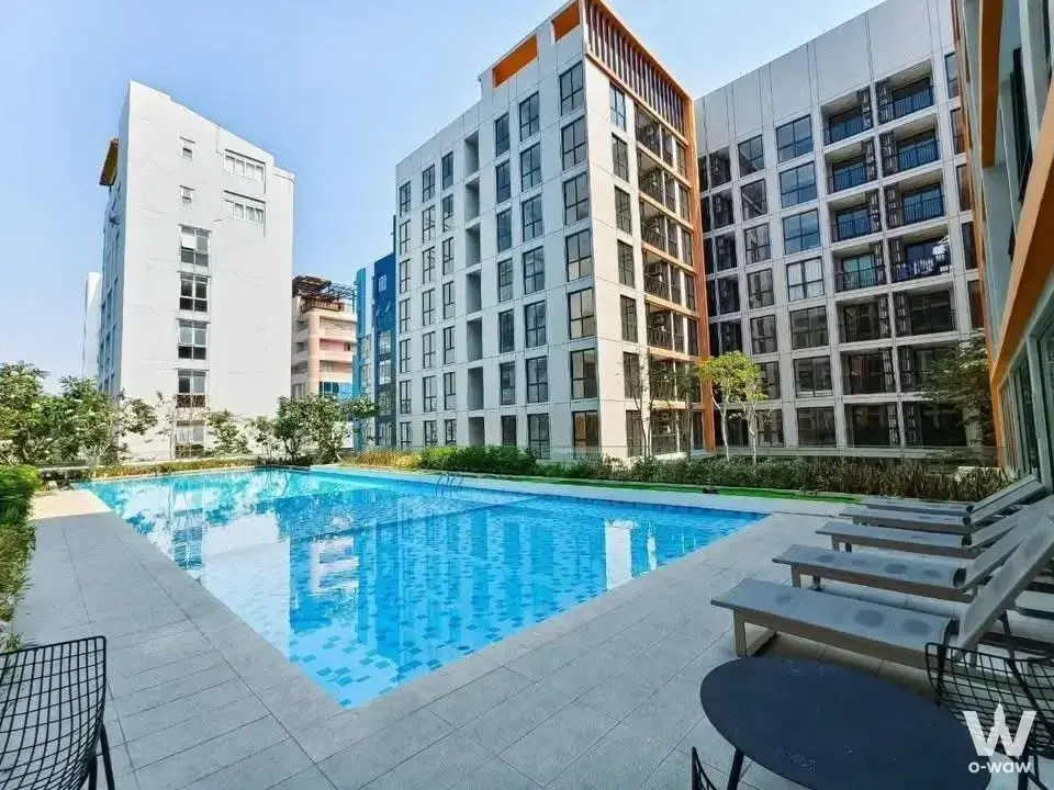 Near Suan Luang Rama 9 Station, close to Seacon Square and Train Night Market