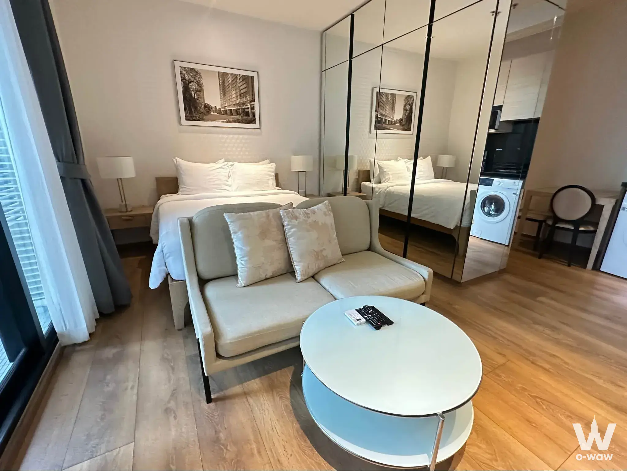 Furnished studio bedroom in Park Origin Phrom Phong with mirrored wardrobe