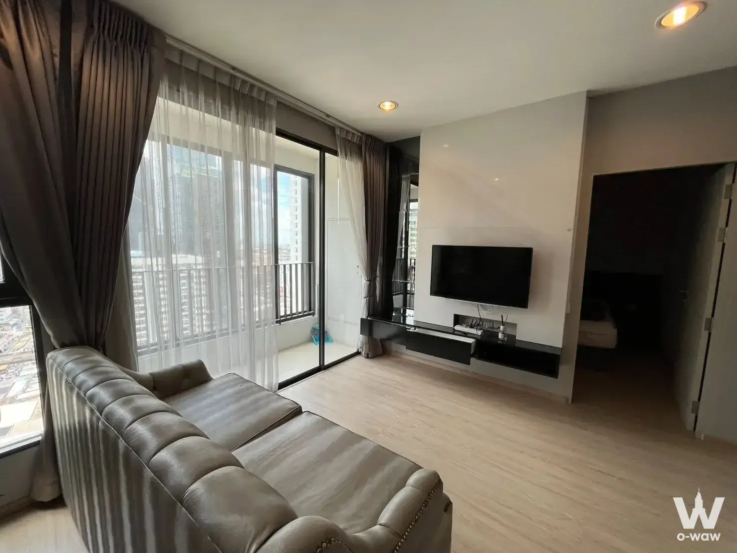 Condo with 2 bedrooms for rent at Ratchathewi, Bangkok, Thailand — photo 3 of 5
