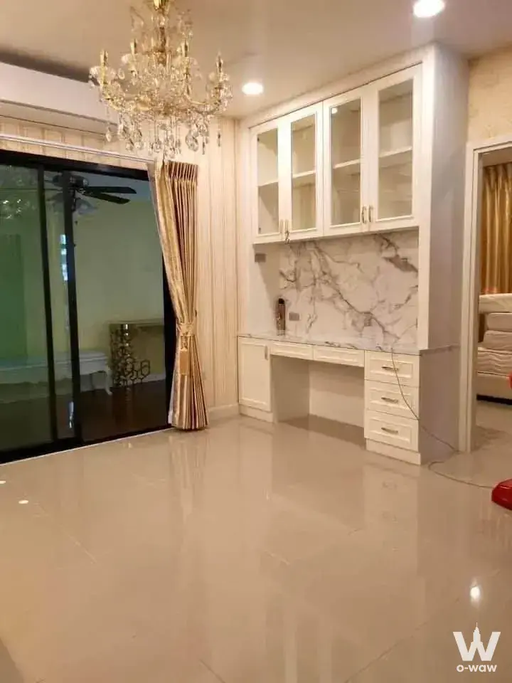House with 4 bedrooms for rent at Perfect Place Sukhumvit 77-Suvarnabhumi — photo 3 of 4