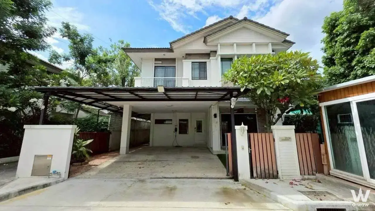 House with 6 bedrooms for rent at Mantana Lake Watcharapol — photo 1 of 5