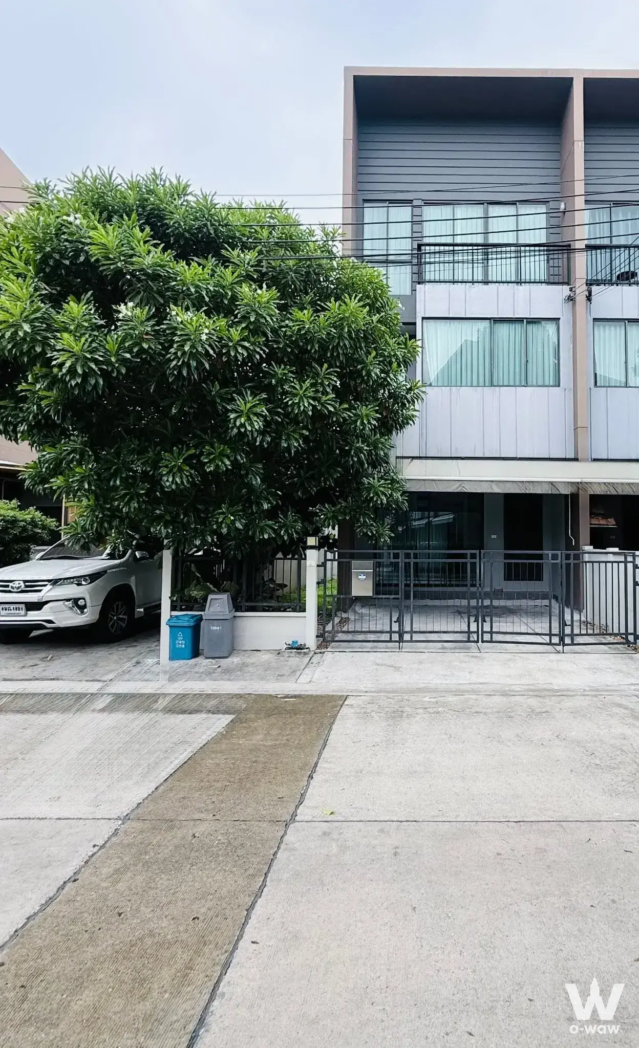 Sukhumvit 5 Road, Ban Mai, near Ram Inthra-Ekkamai Expressway, Vacharaphol area