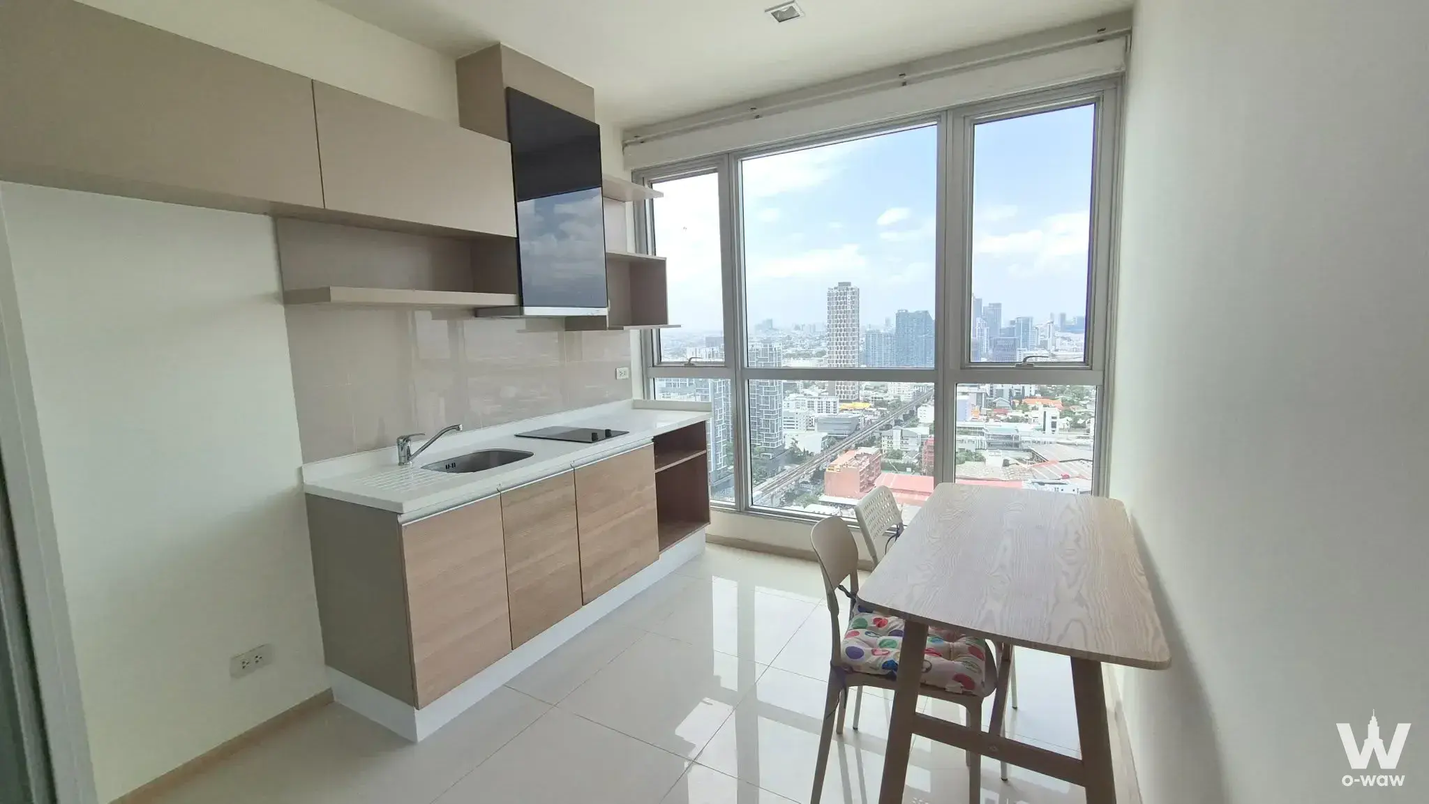 Condo with 1 bedroom for sale at Rhythm Sukhumvit 50 — photo 2 of 5