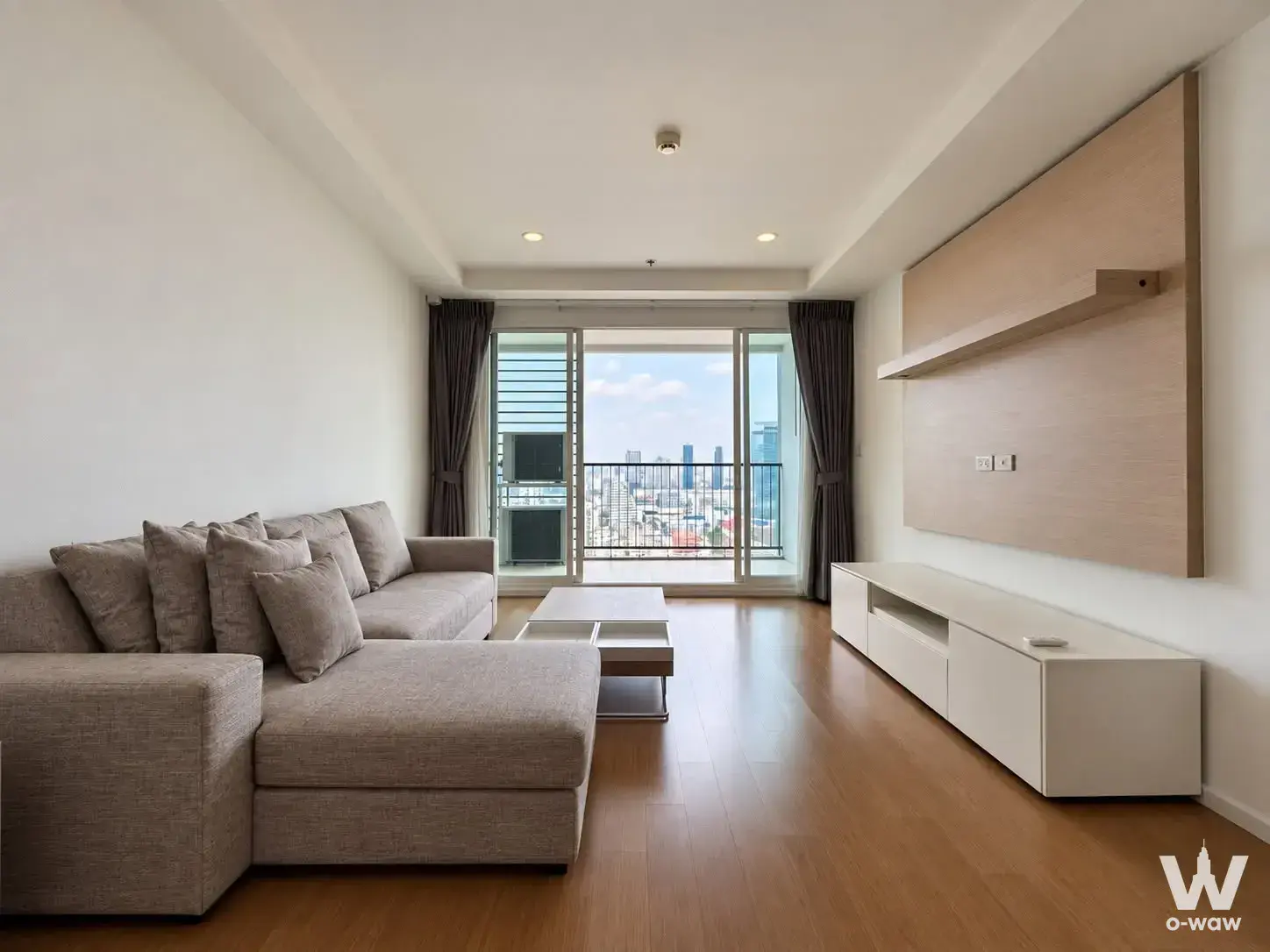 Condo with 3 bedrooms for sale at 15 Sukhumvit Residences — photo 2 of 5