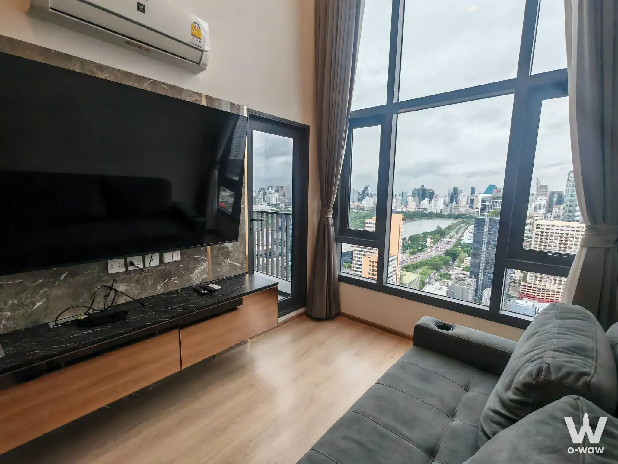 Condo with 2 bedrooms for rent at Life Rama 4 - Asoke — photo 2 of 3