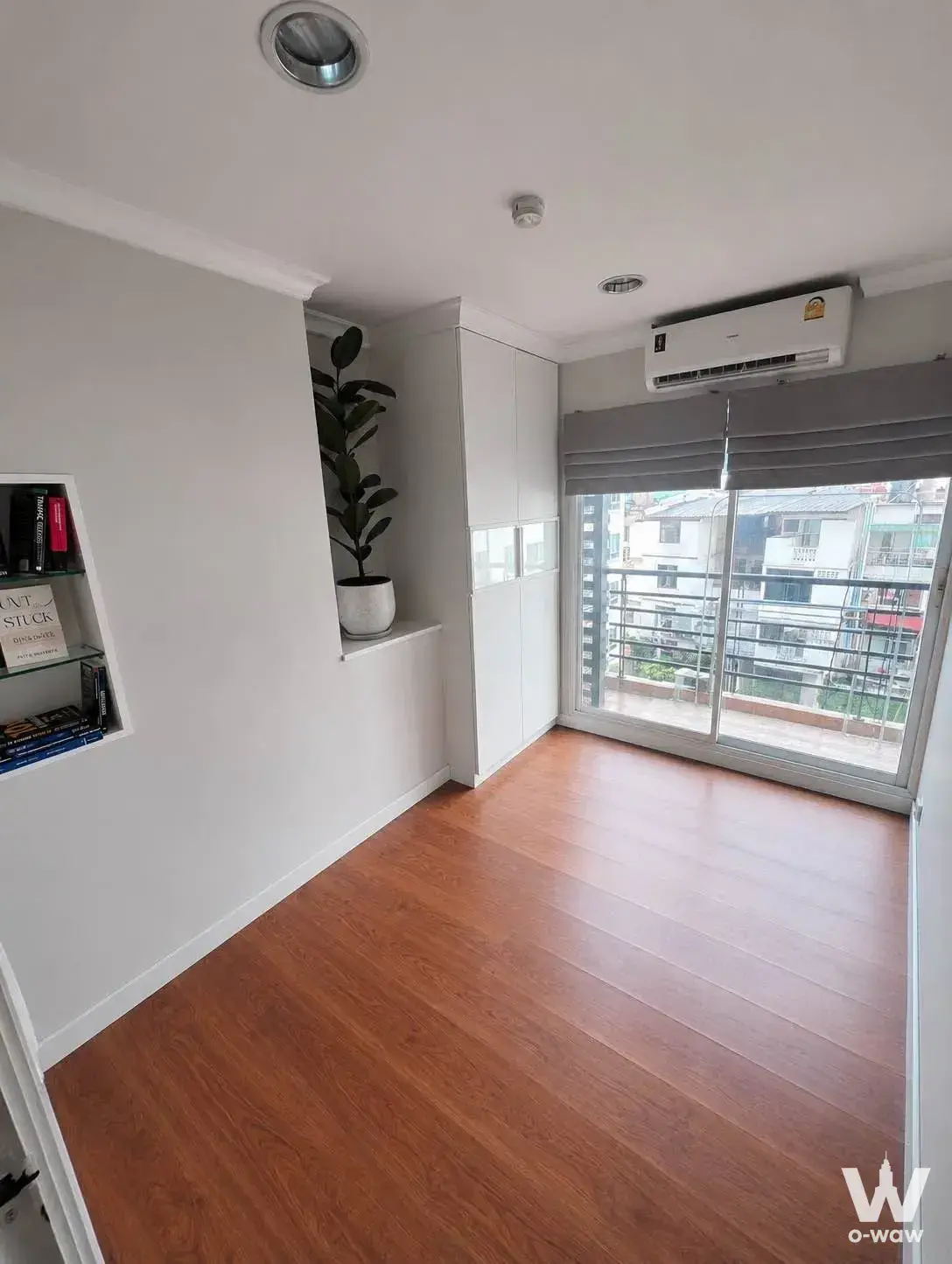 Condo with 2 bedrooms for rent at Lumpini Suite Sukhumvit 41 — photo 3 of 5