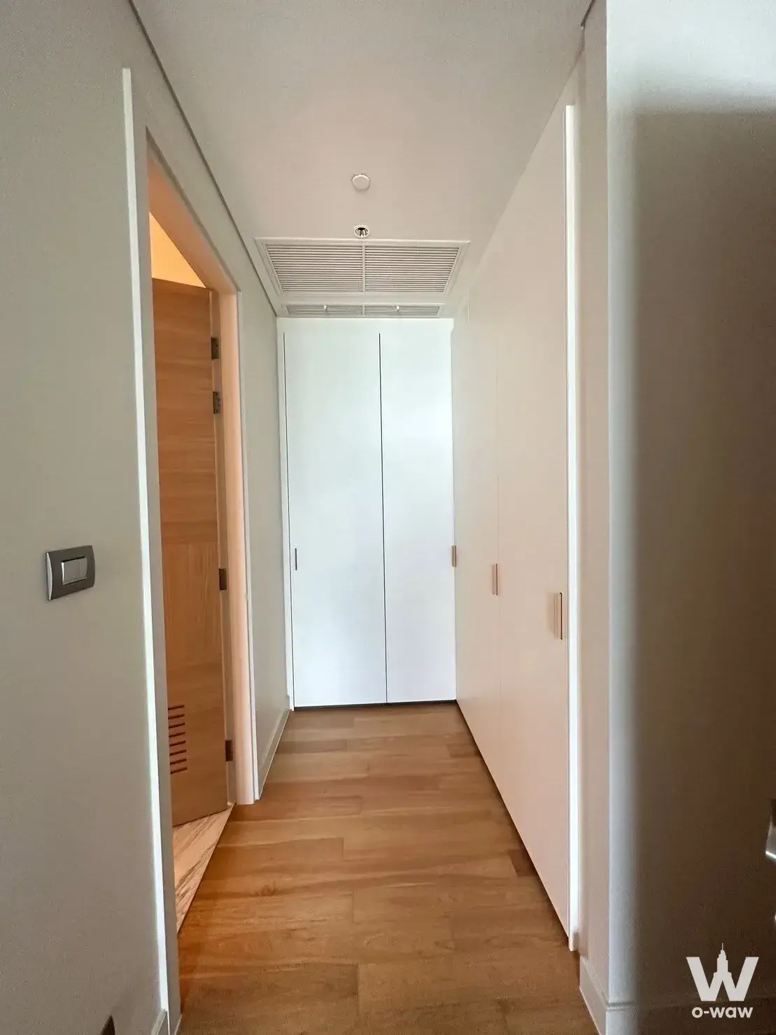 Condo with 2 bedrooms for rent at Sindhorn Residence — photo 4 of 5