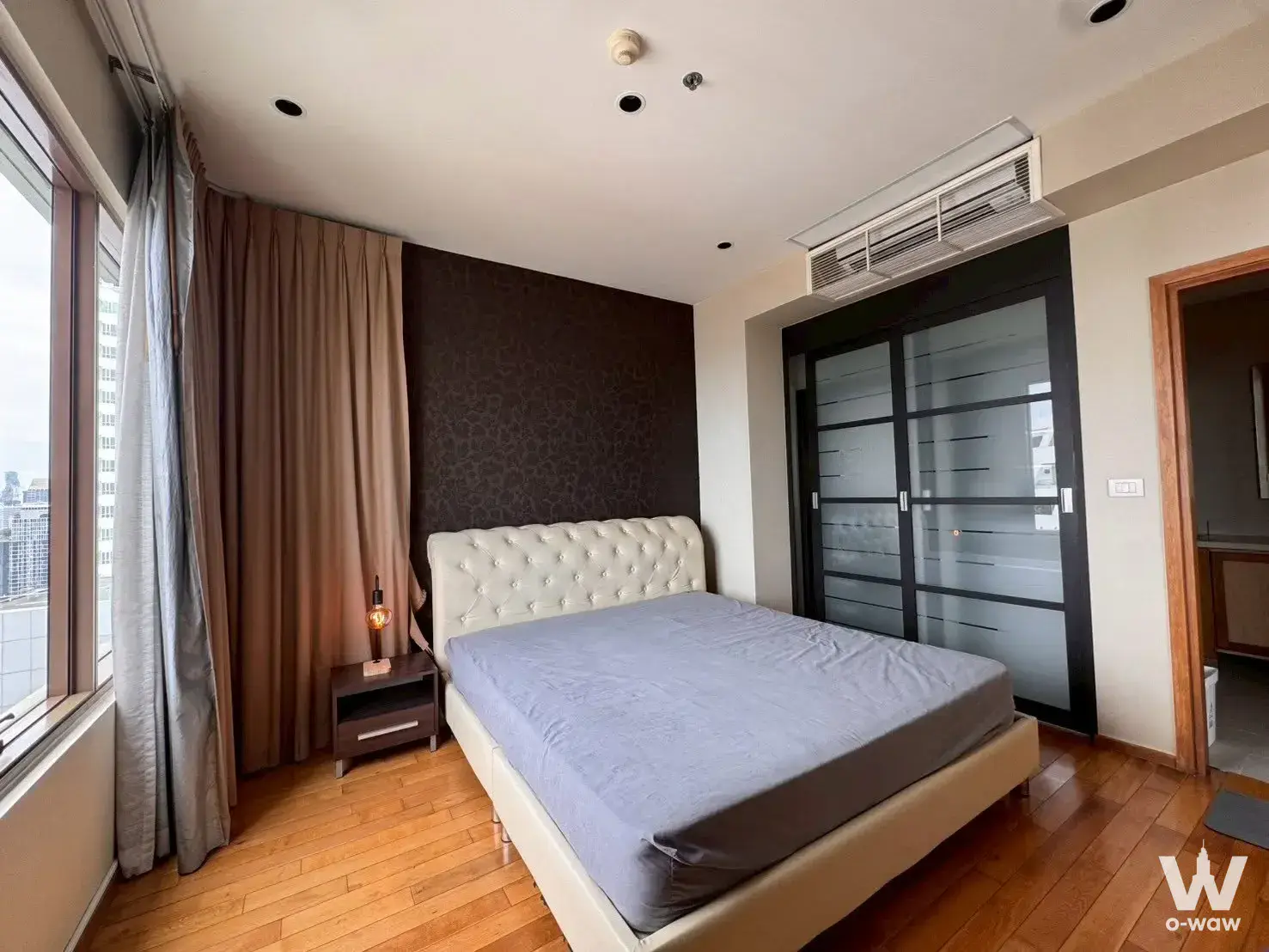 Condo with 1 bedroom for rent at The Emporio Place — photo 4 of 4