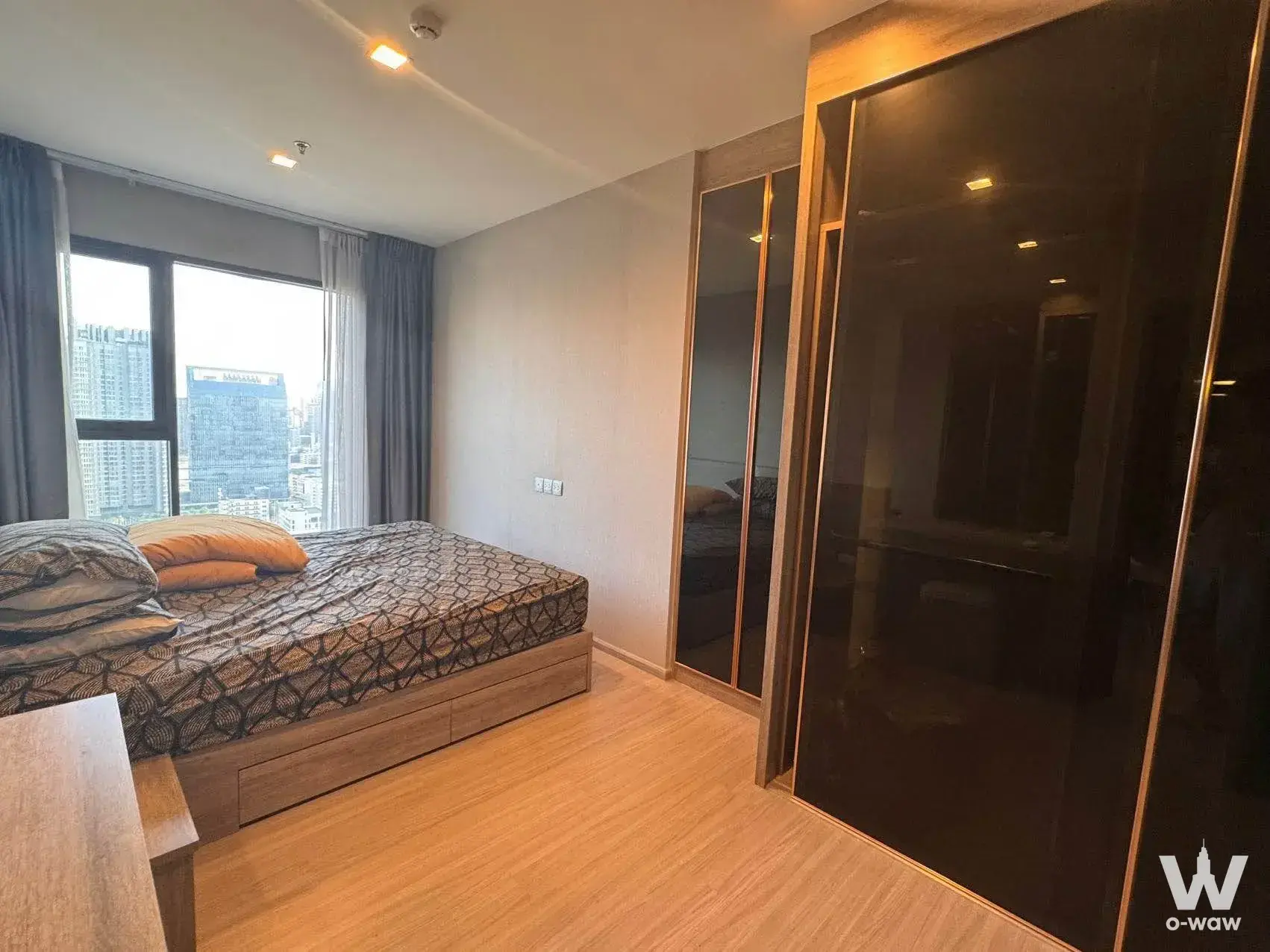 Condo with 2 bedrooms for rent at Life Asoke Hype — photo 5 of 5