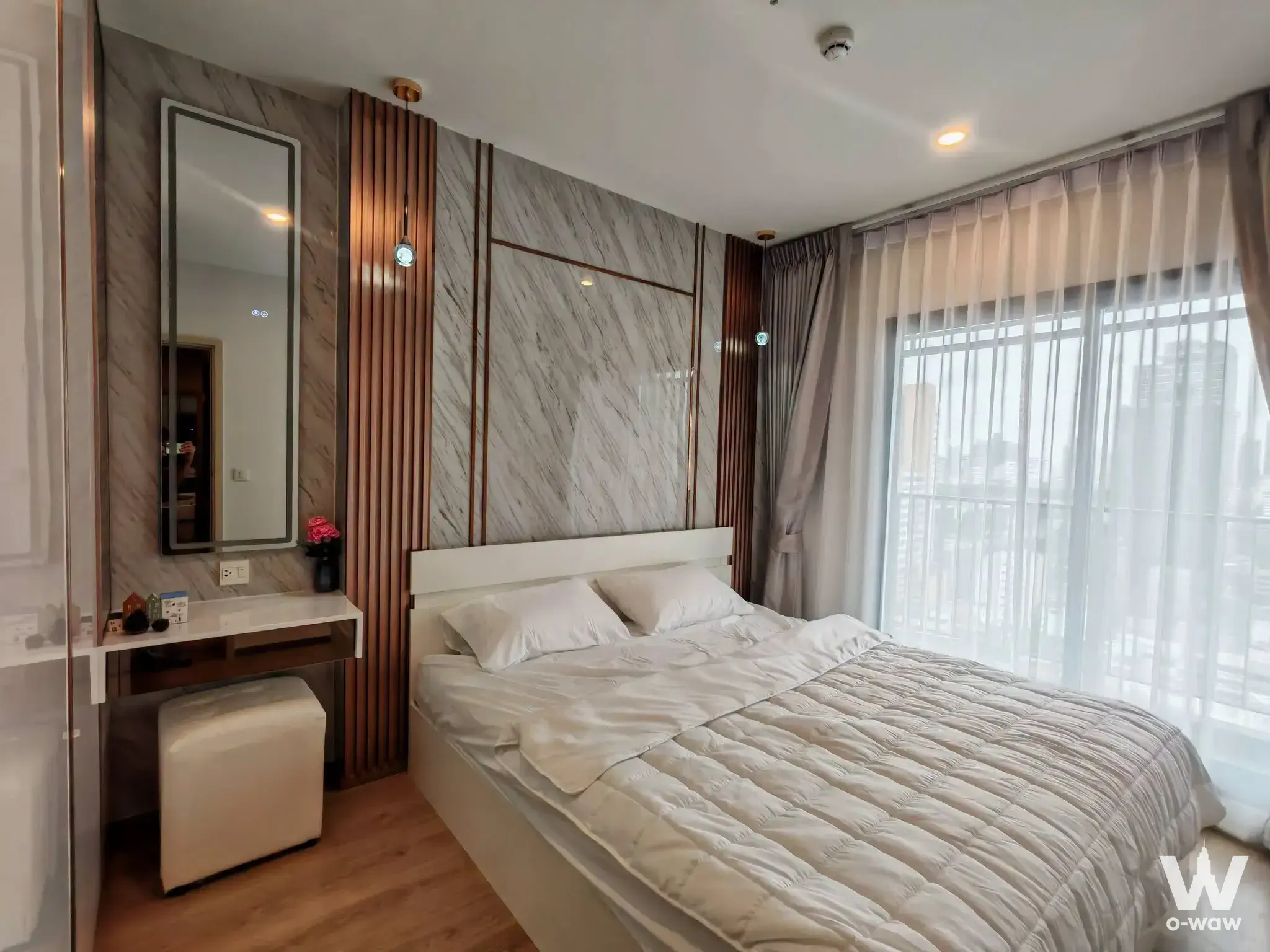 Condo with 1 bedroom for rent at Life Rama 4 - Asoke — photo 2 of 3