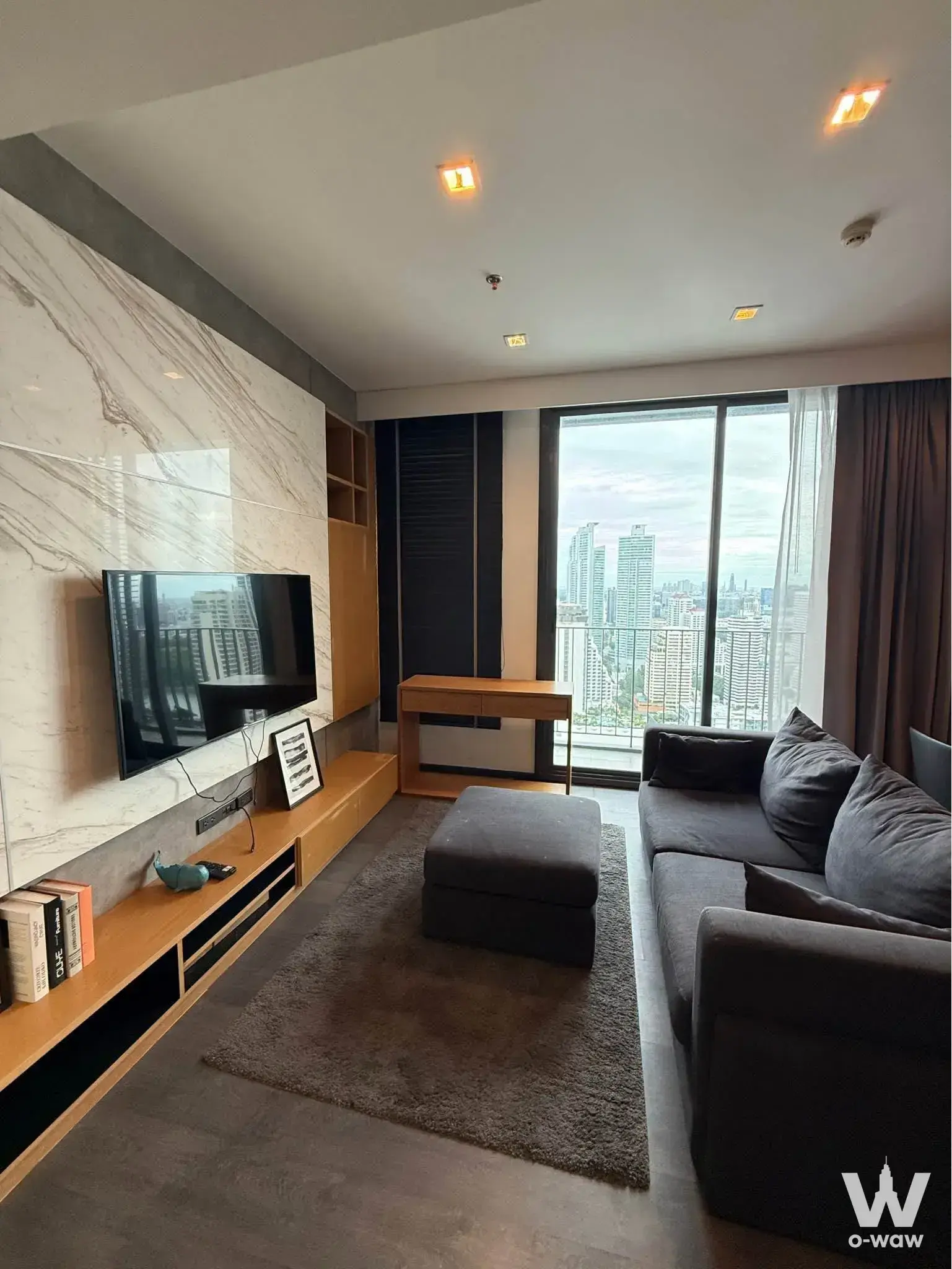 Condo with 2 bedrooms for rent at The Edge Sukhumvit 23 — photo 2 of 5