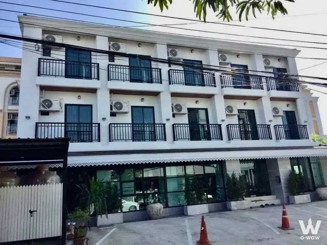Lat Krabang Soi 46/2, near Suvarnabhumi Airport