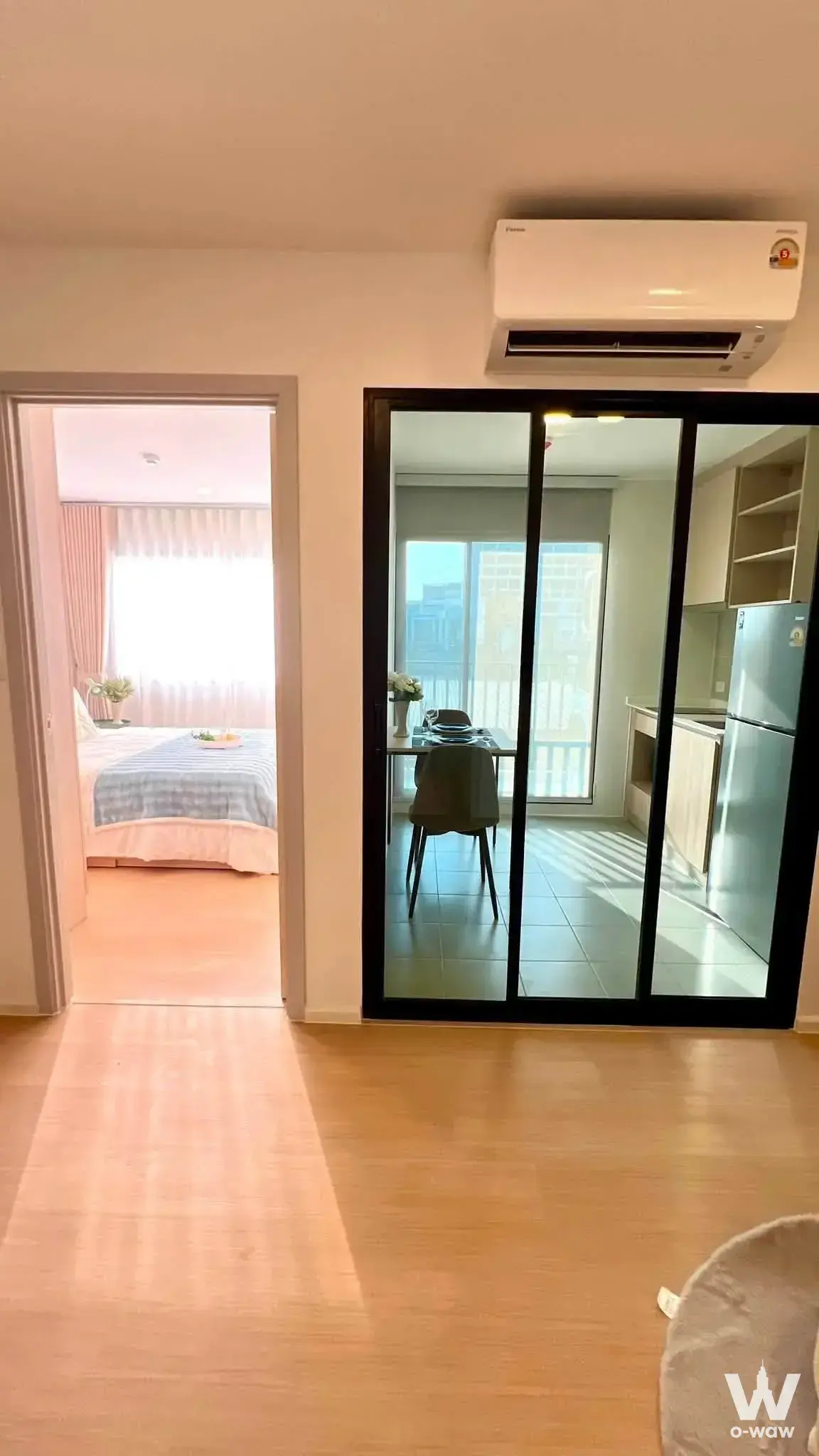 Condo with 1 bedroom for rent at Chewathai Hallmark Ekkamai-Raminthra — photo 3 of 5