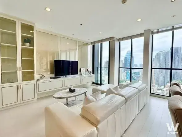 Condo with 2 bedrooms for rent at Noble Ploenchit — photo 4 of 5