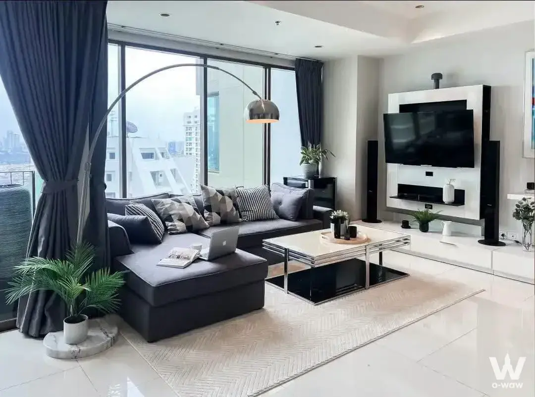 Condo with 2 bedrooms for rent at The Emporio Place — photo 2 of 4
