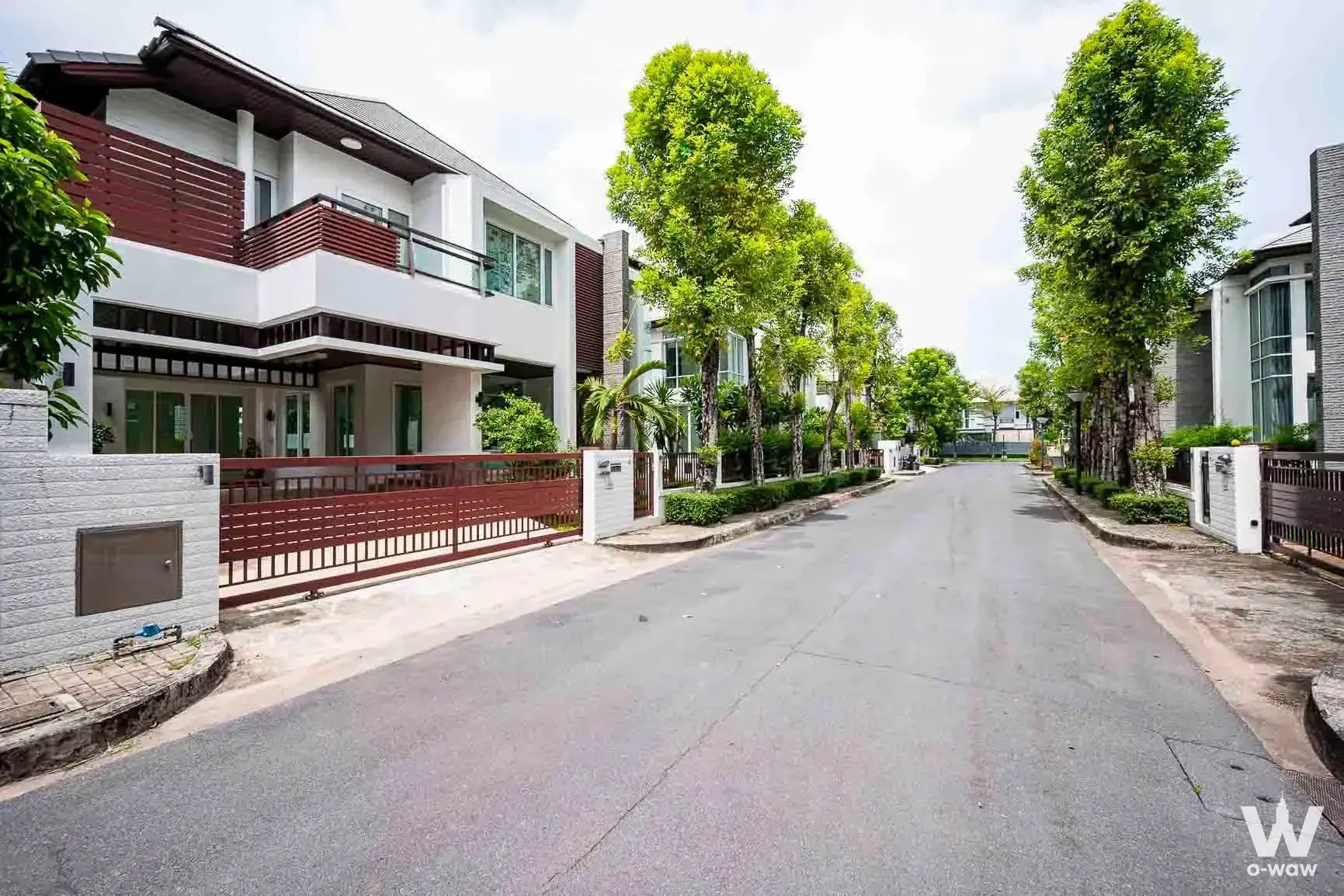 Condo with 3 bedrooms for sale at Blue Lagoon — photo 1 of 5