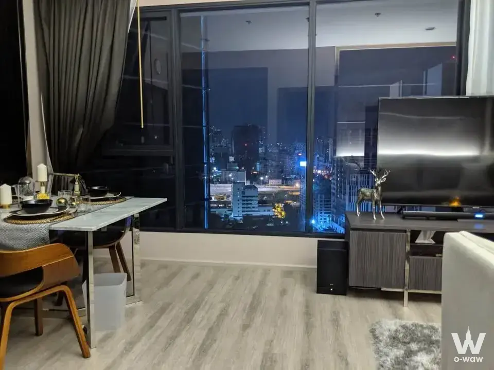 Condo with 2 bedrooms for rent at Ideo Mobi Asoke — photo 2 of 5